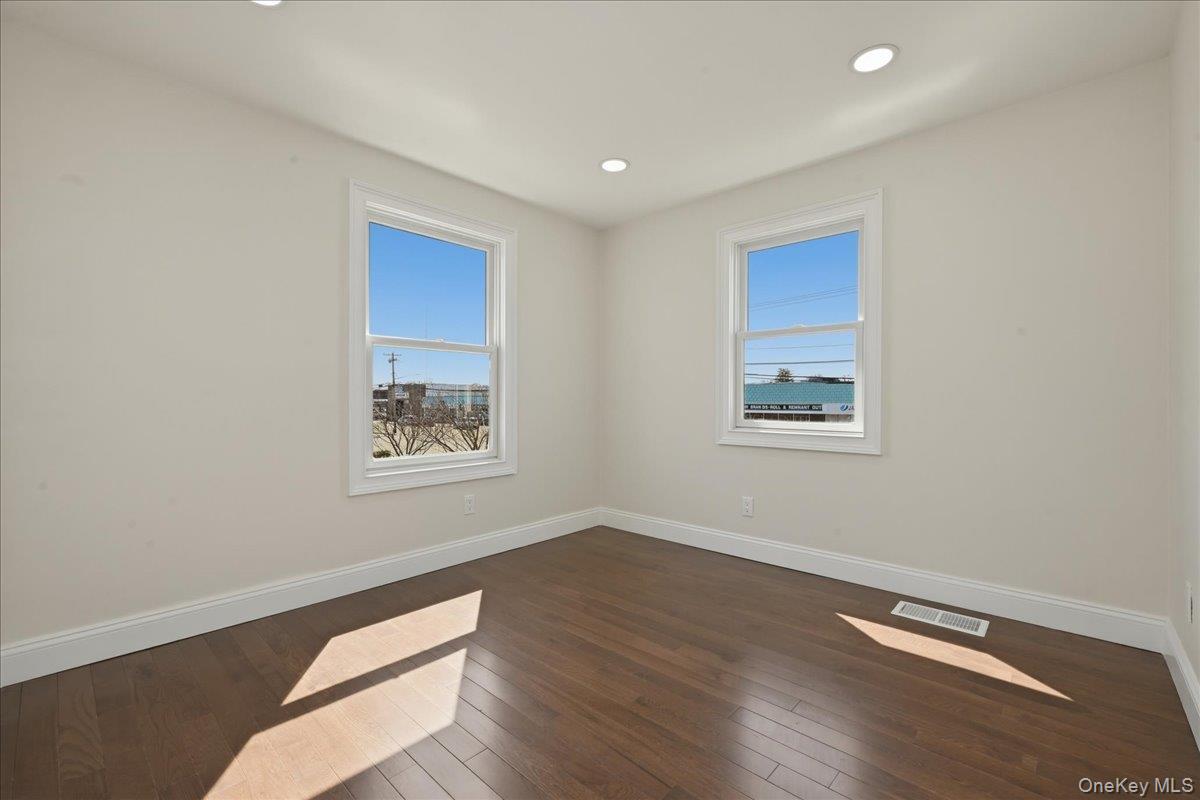 61 Gardiners Avenue Property Photo 29