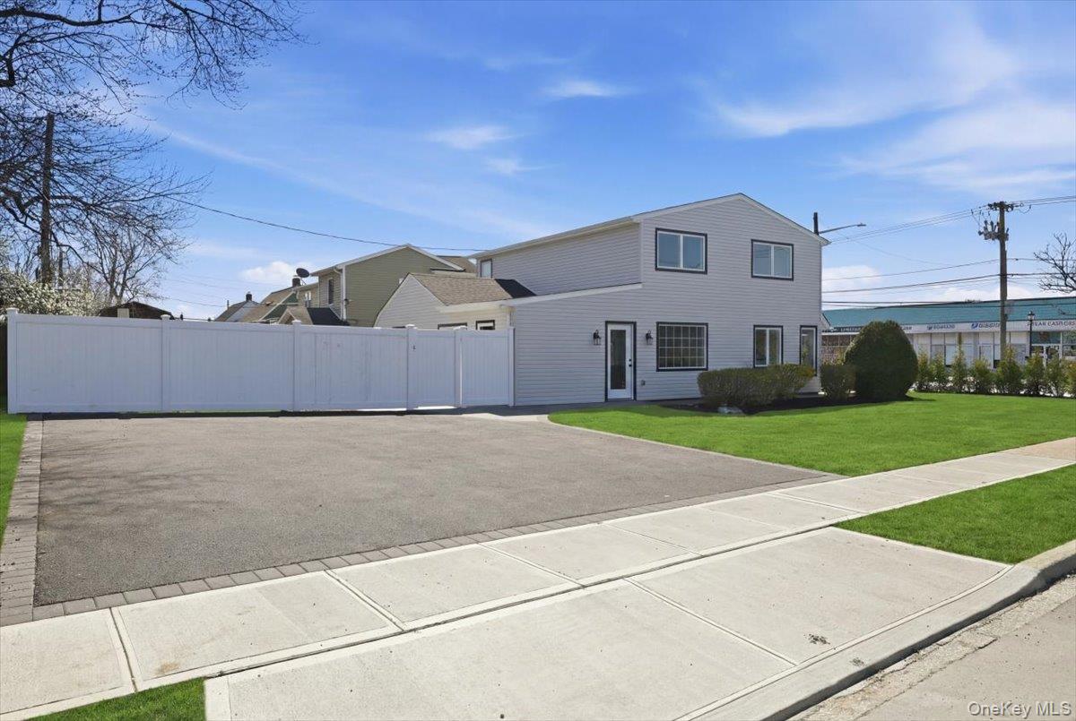 61 Gardiners Avenue Property Photo 38