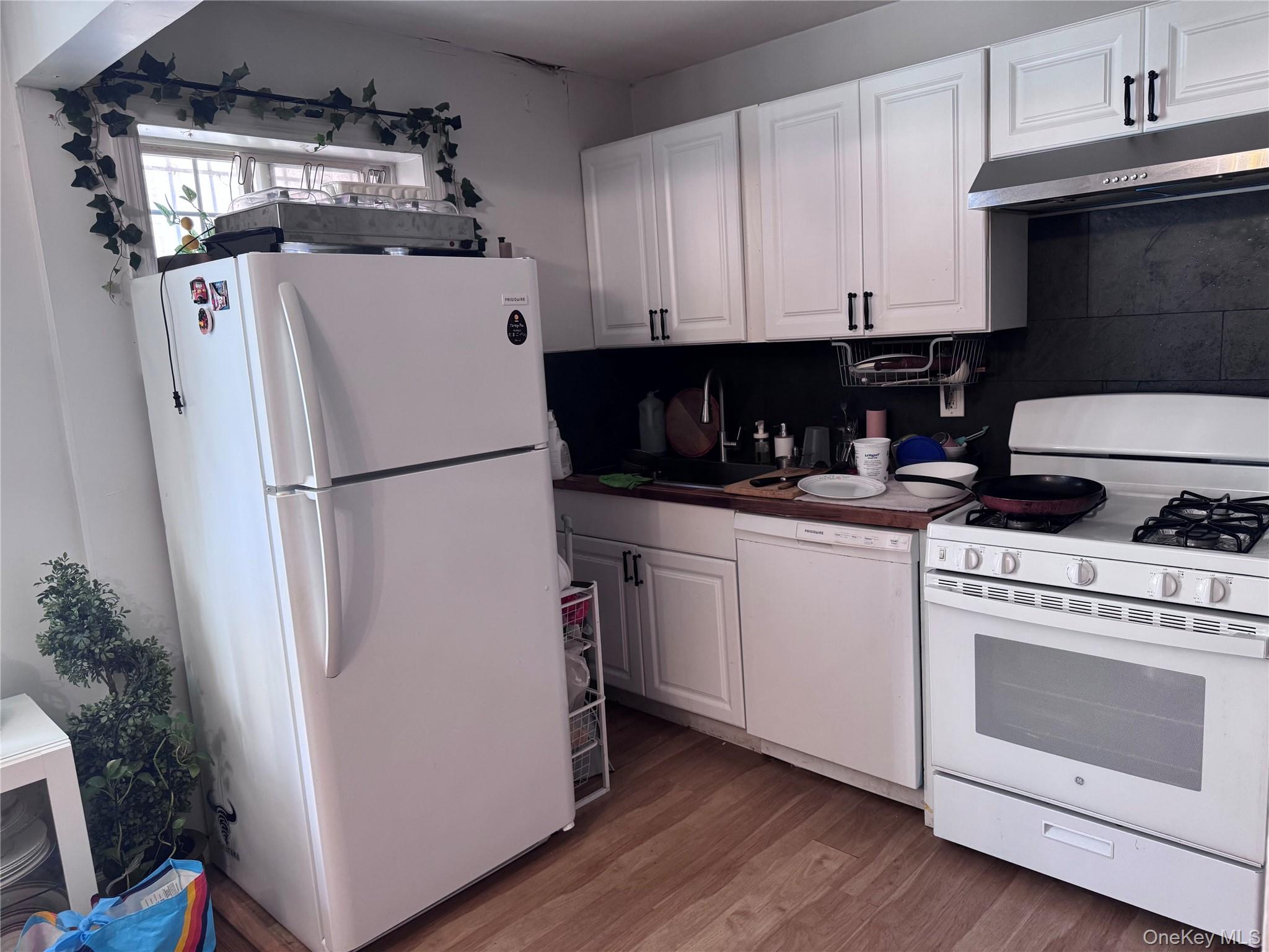 9703 191st Street Property Photo 6