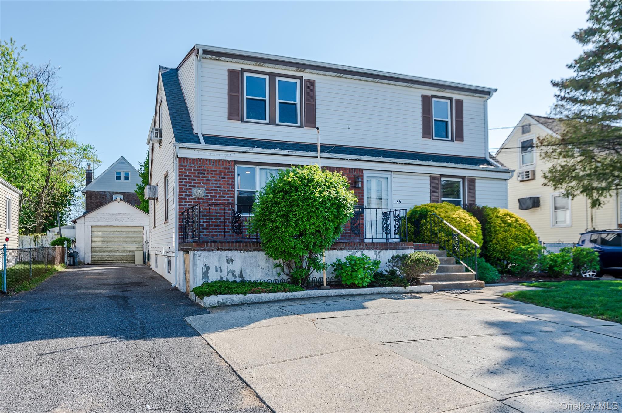 126 Scranton Avenue Property Photo 1