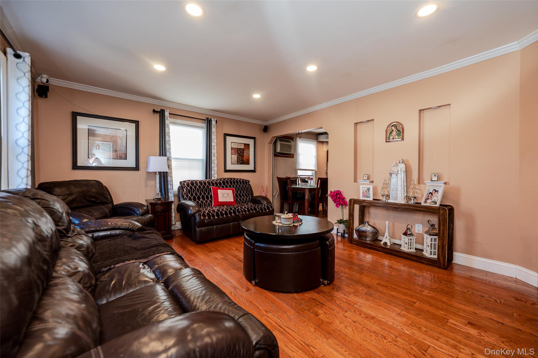 126 Scranton Avenue Property Photo 3