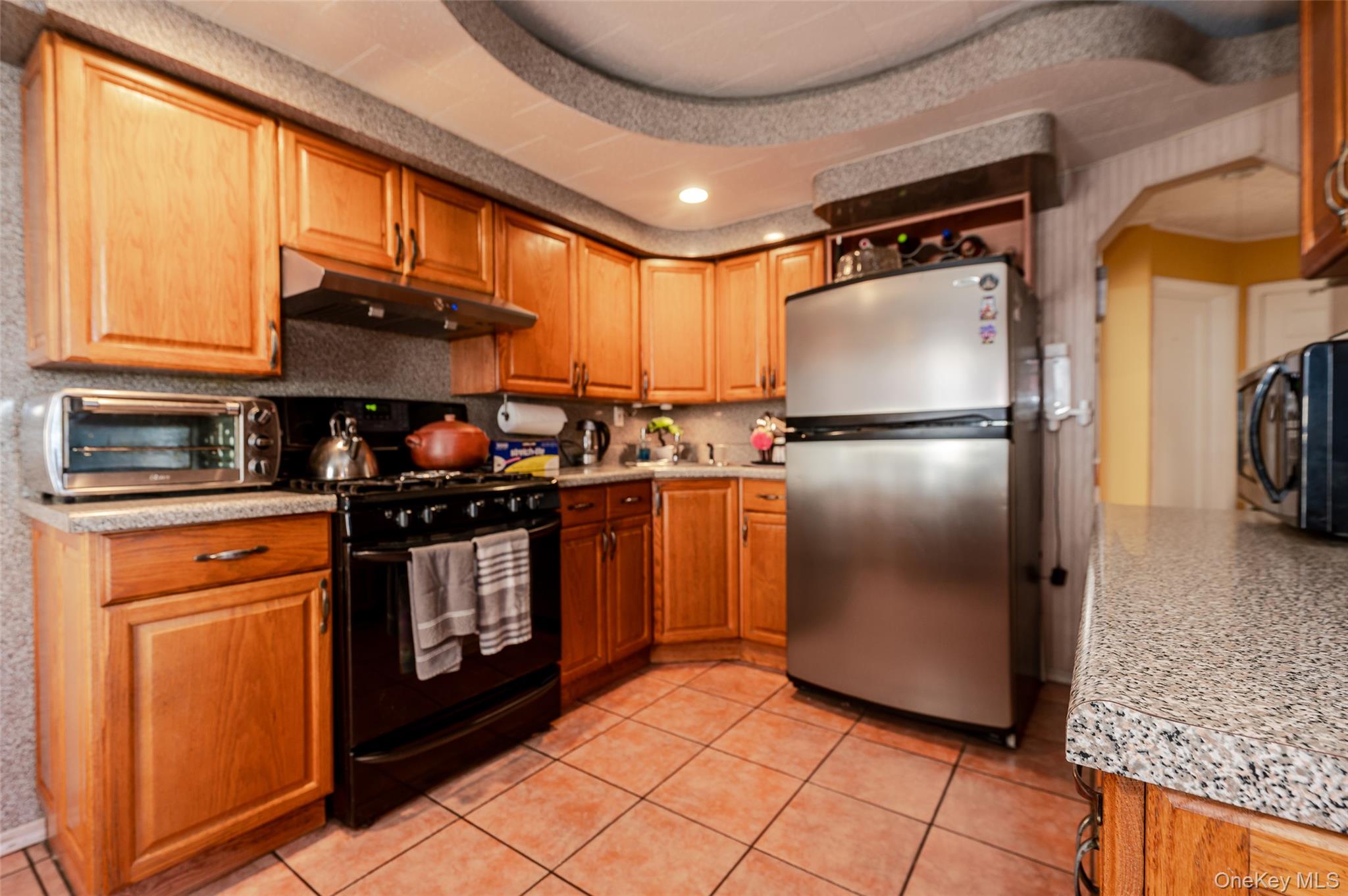 126 Scranton Avenue Property Photo 6