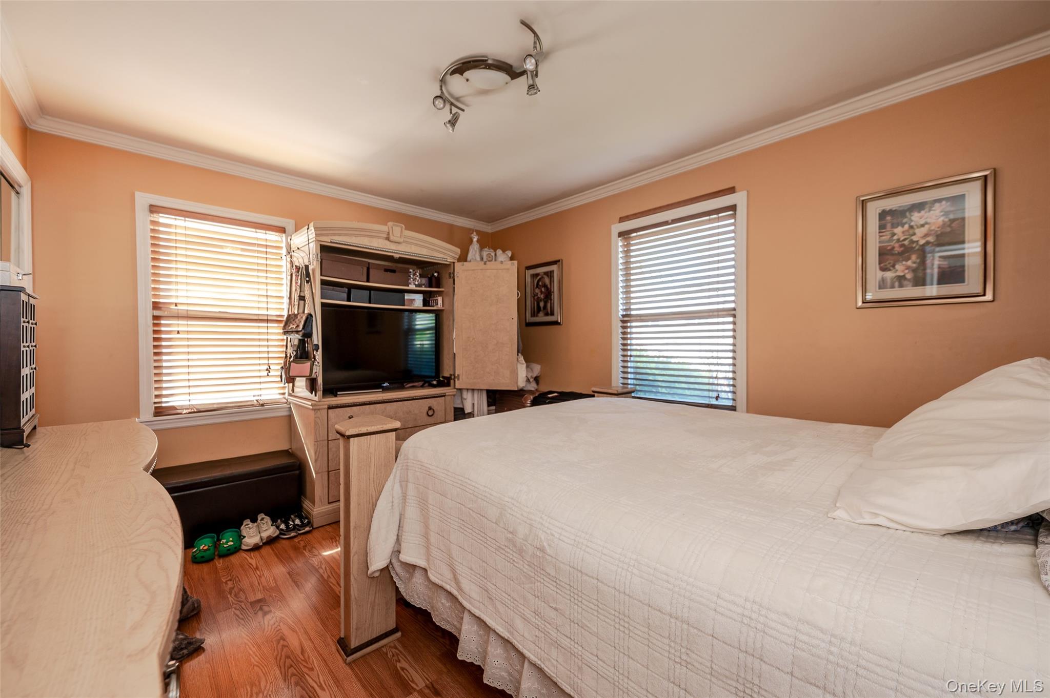 126 Scranton Avenue Property Photo 8