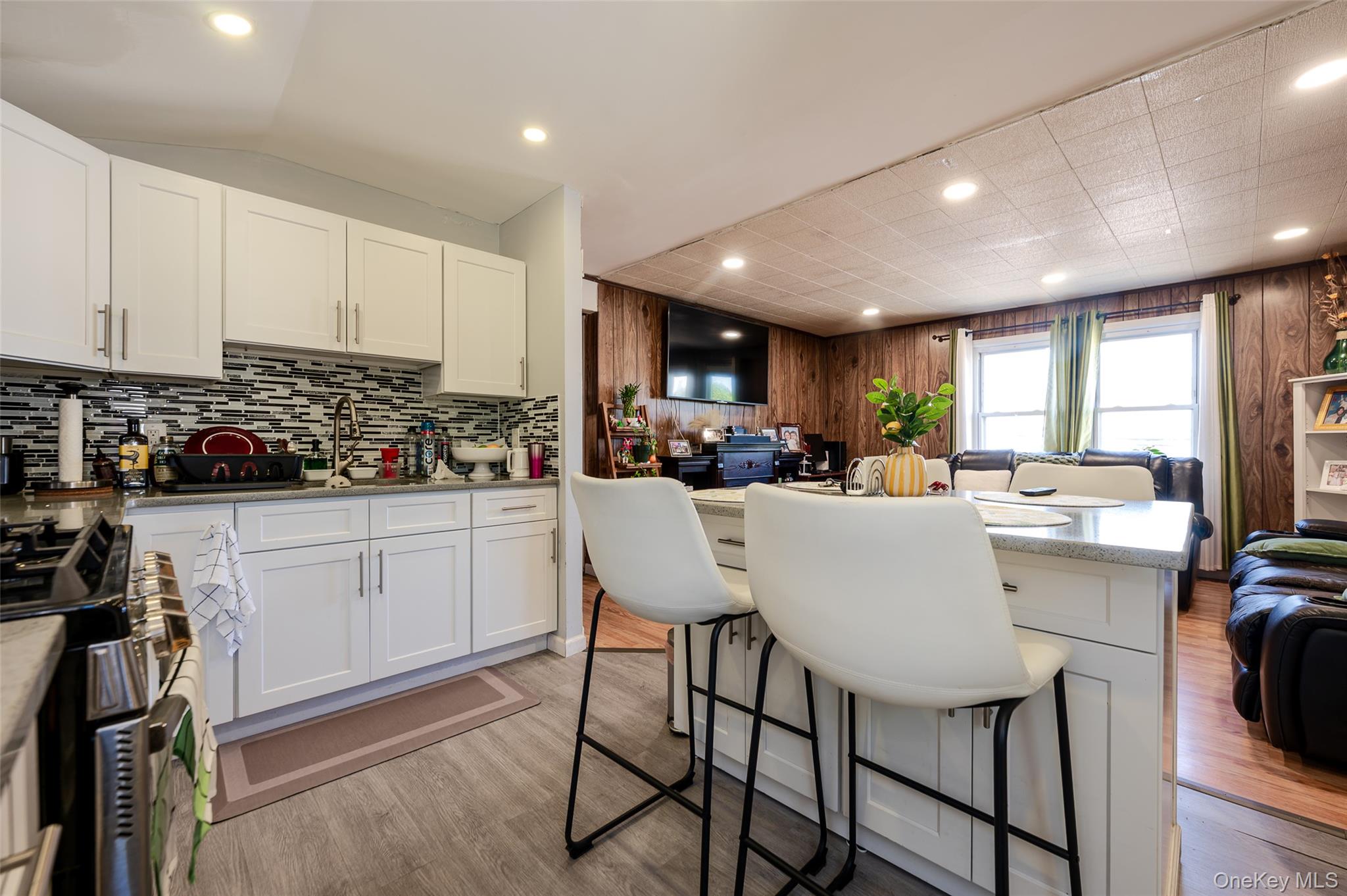 126 Scranton Avenue Property Photo 14