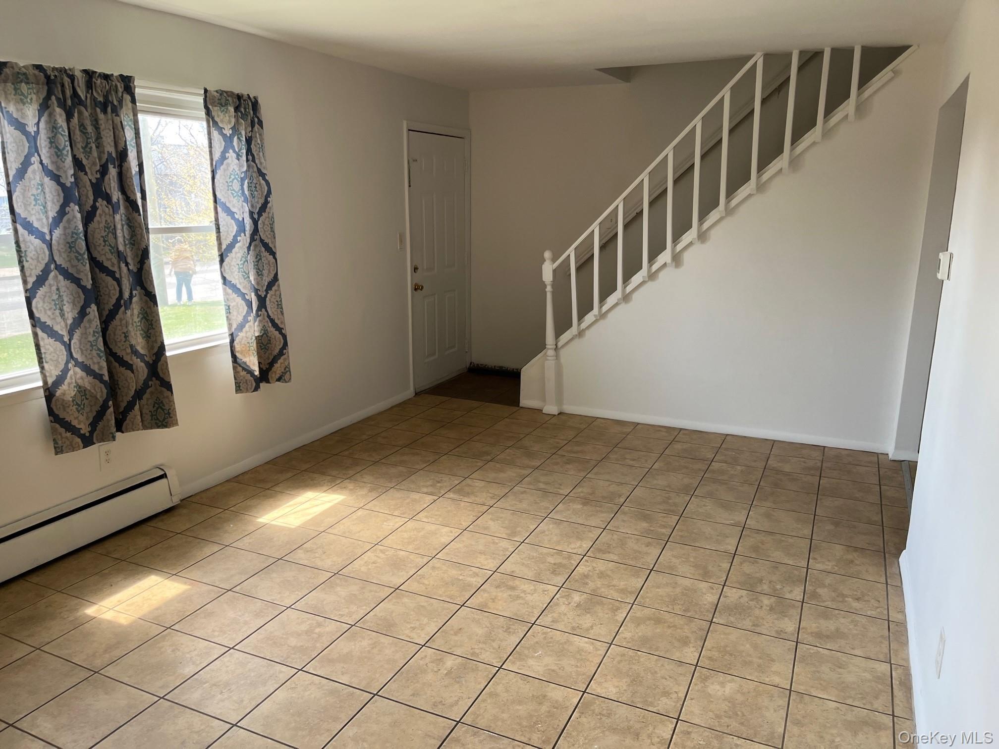 984495 Property Photo 3