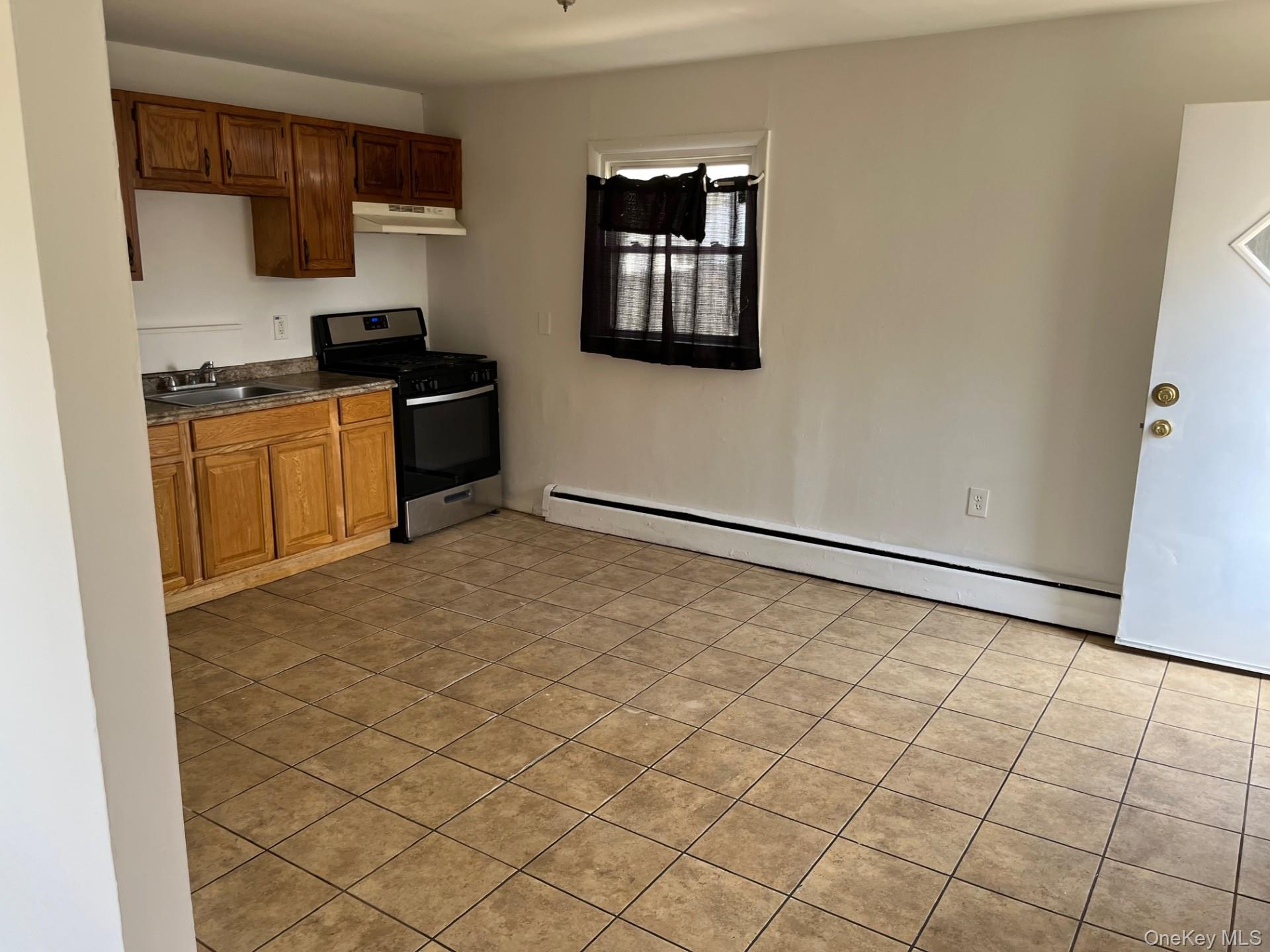 984495 Property Photo 4