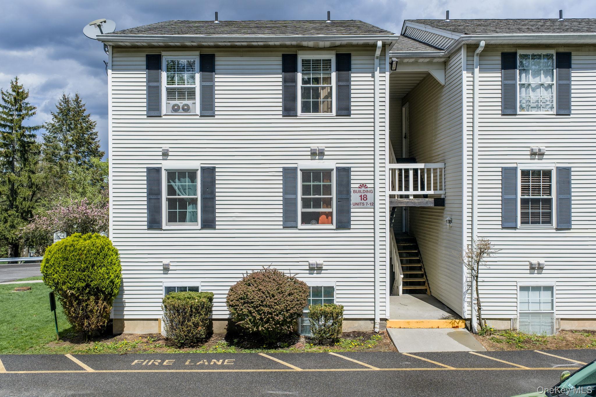 18 Lexington Hill 8 Property Photo 2