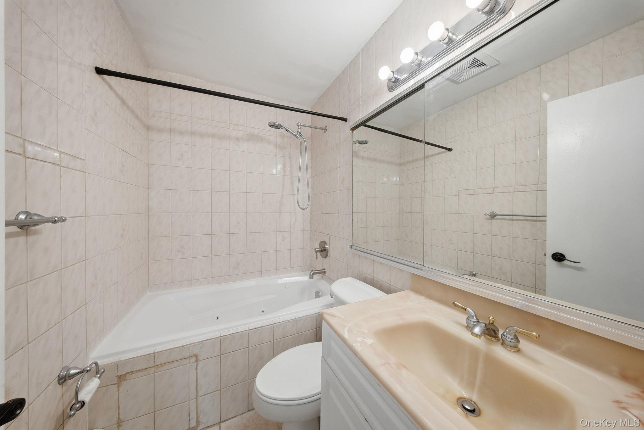 18 Lexington Hill 8 Property Photo 15