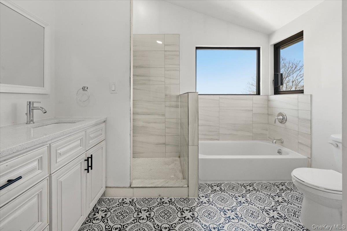 10847 Sutphin Boulevard Property Photo 6