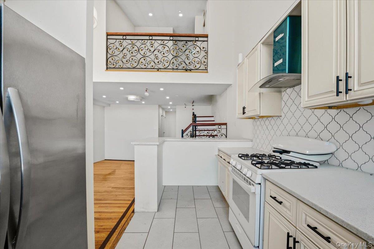 10847 Sutphin Boulevard Property Photo 11