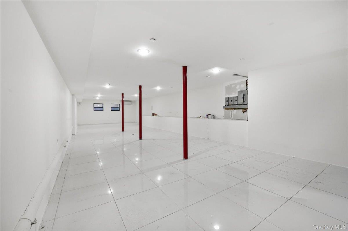 10847 Sutphin Boulevard Property Photo 15
