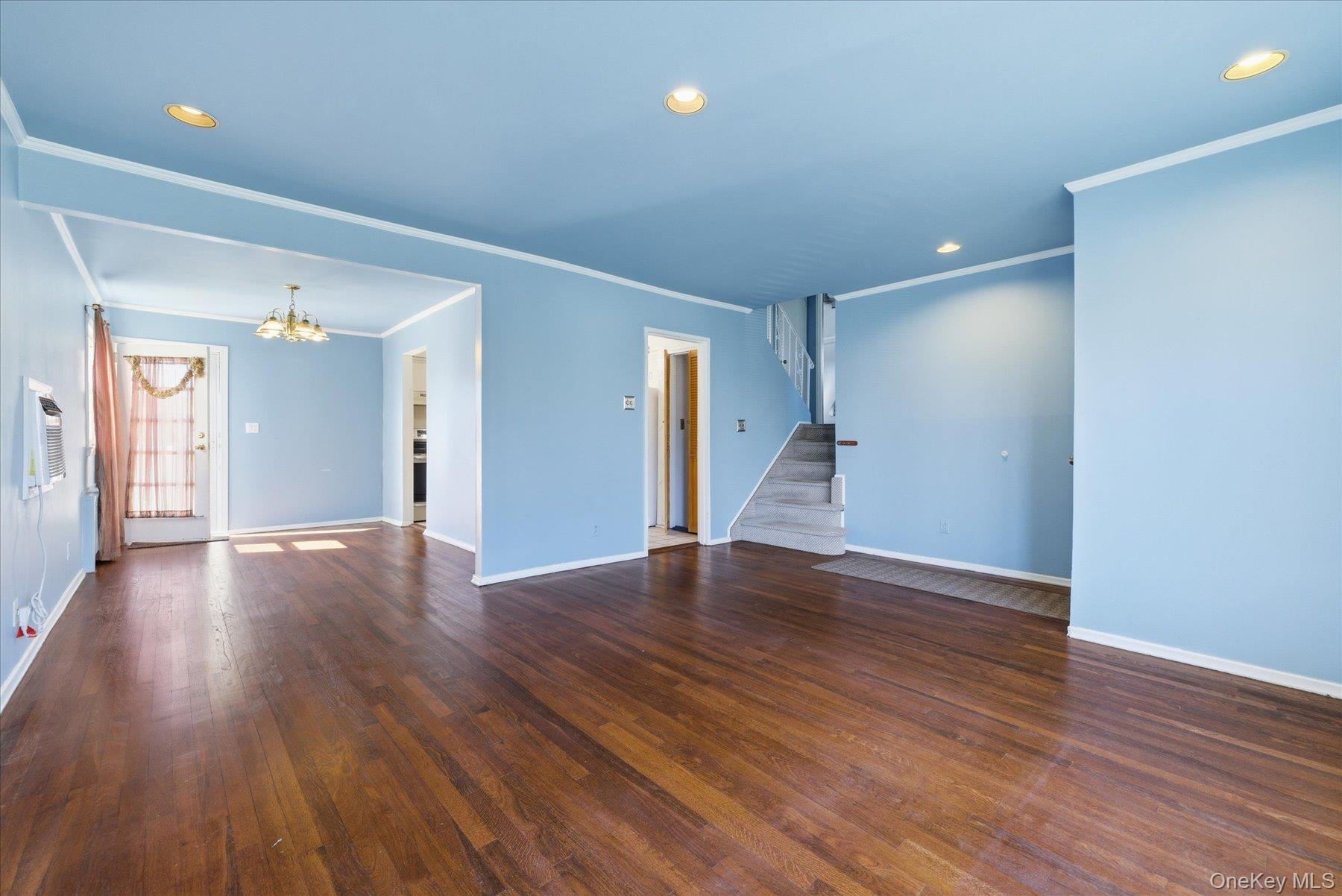 95 Thompson Avenue Property Photo 5