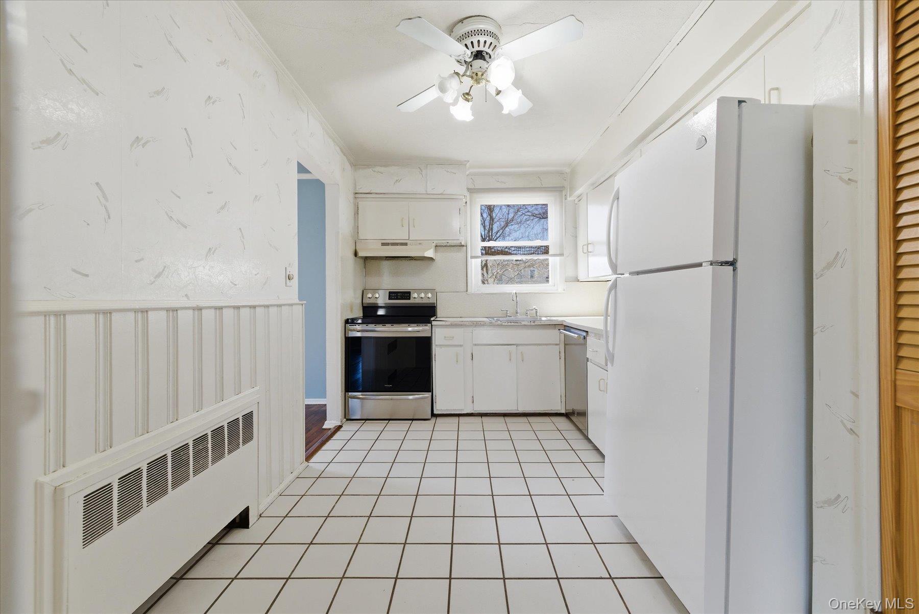 95 Thompson Avenue Property Photo 10