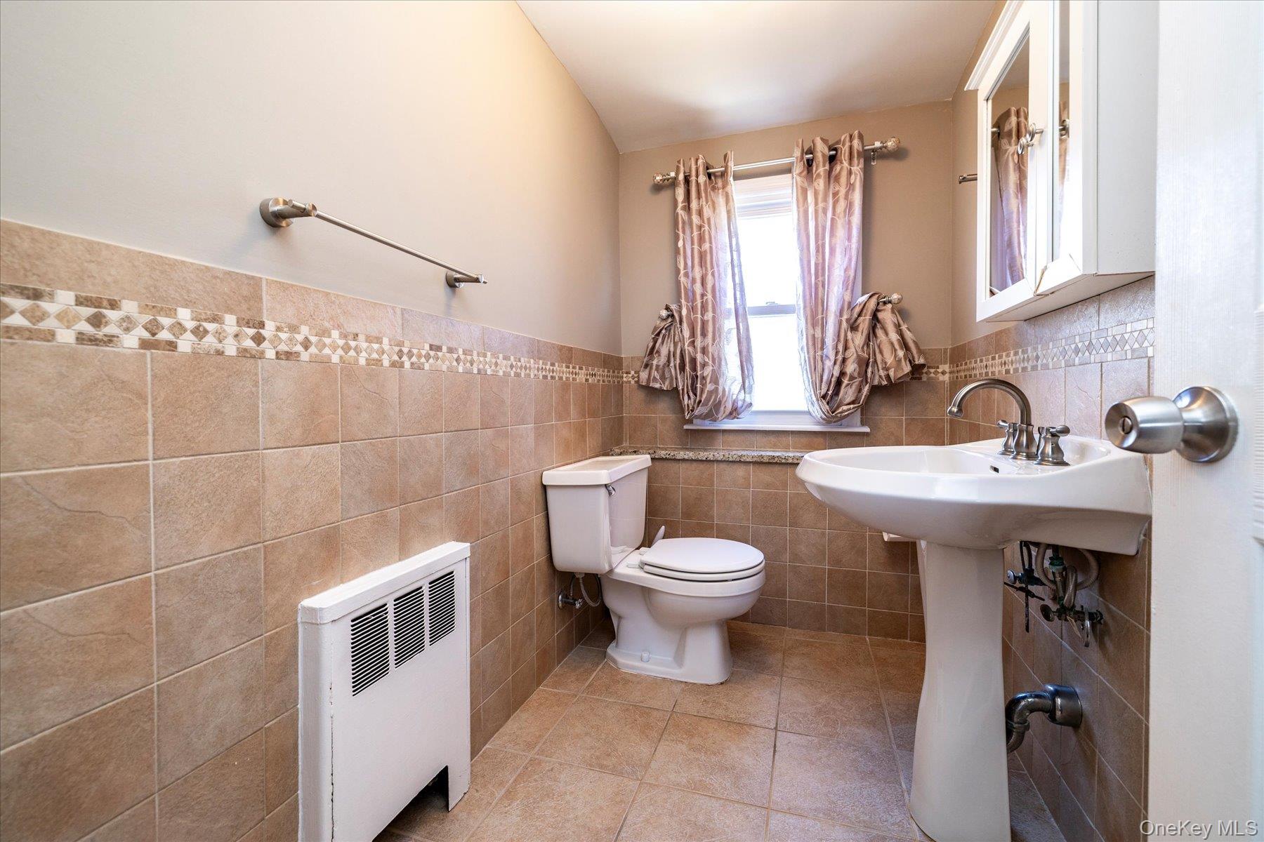 95 Thompson Avenue Property Photo 11