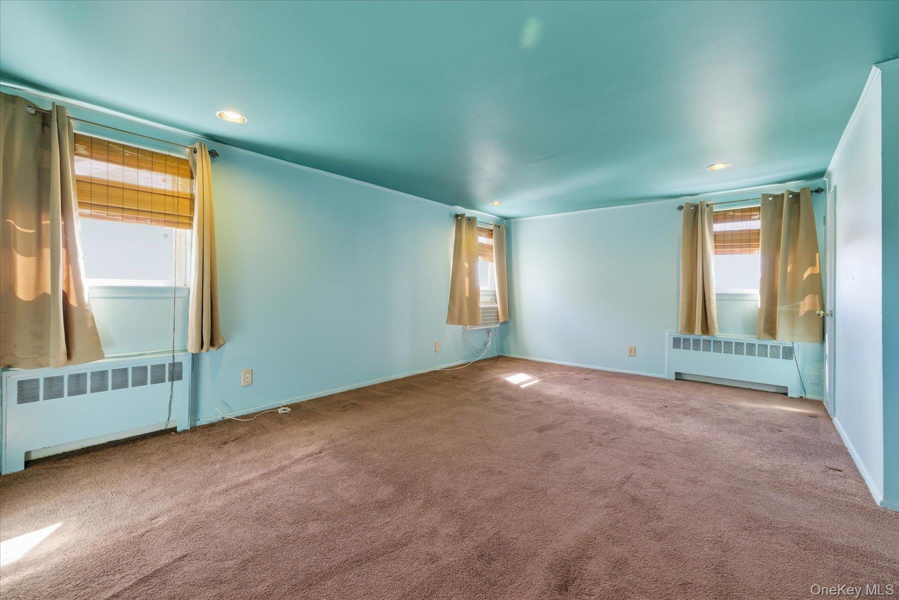 95 Thompson Avenue Property Photo 22