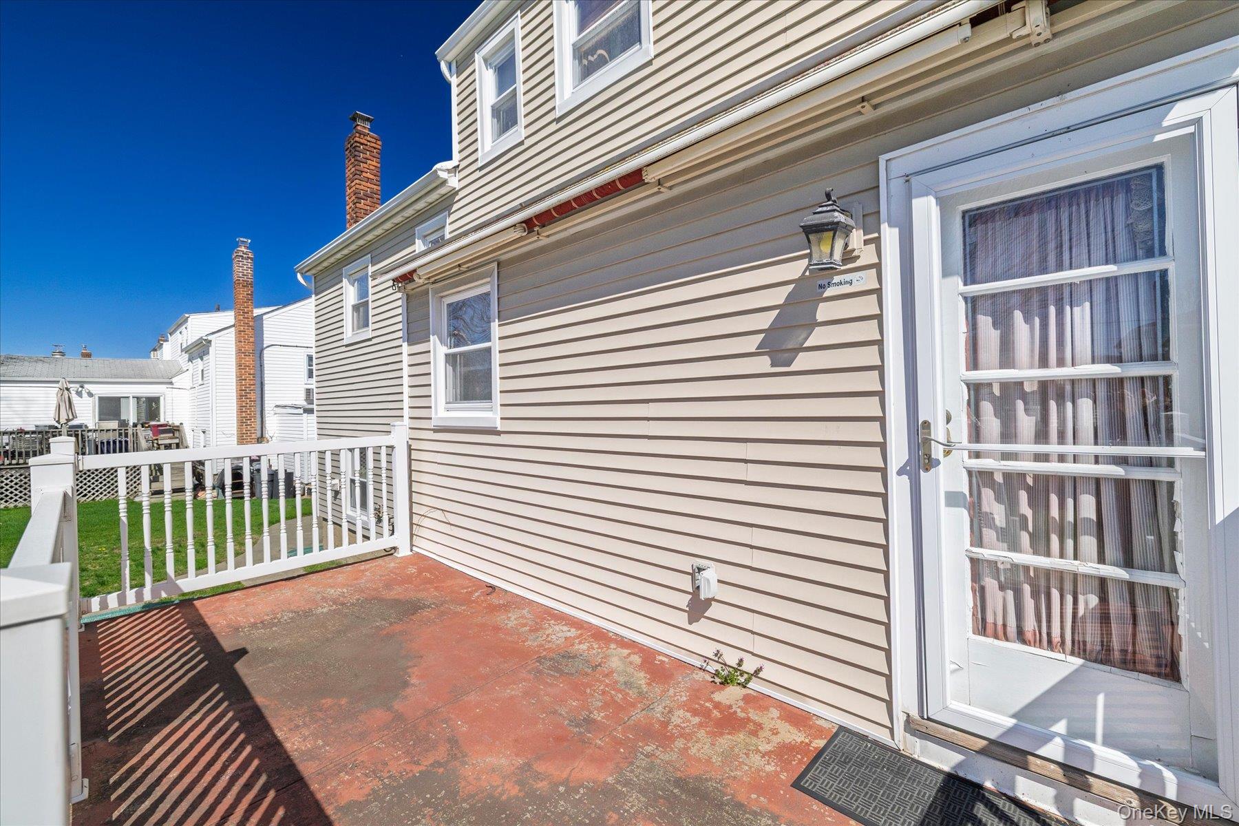 95 Thompson Avenue Property Photo 26