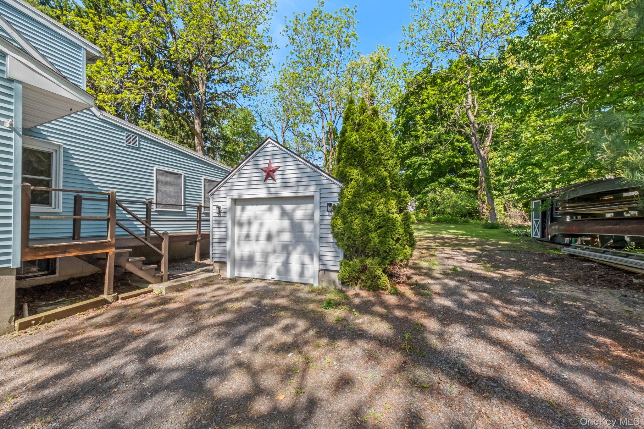 189 Lakeside Road Property Photo 25
