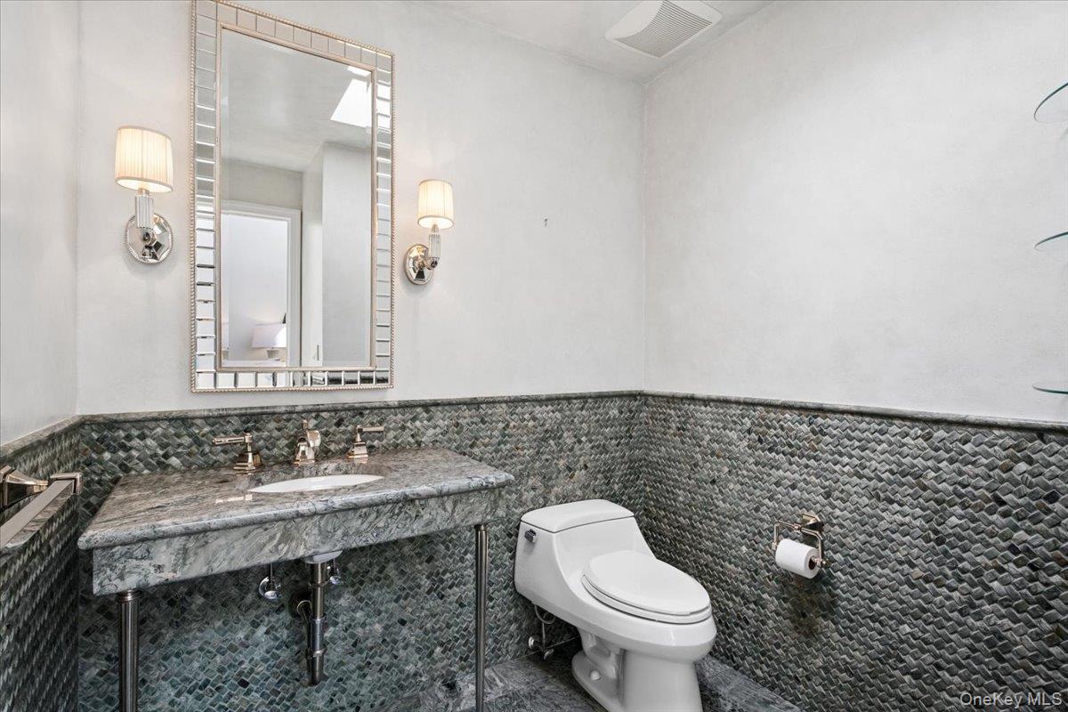 32 The Crossing Property Photo 18