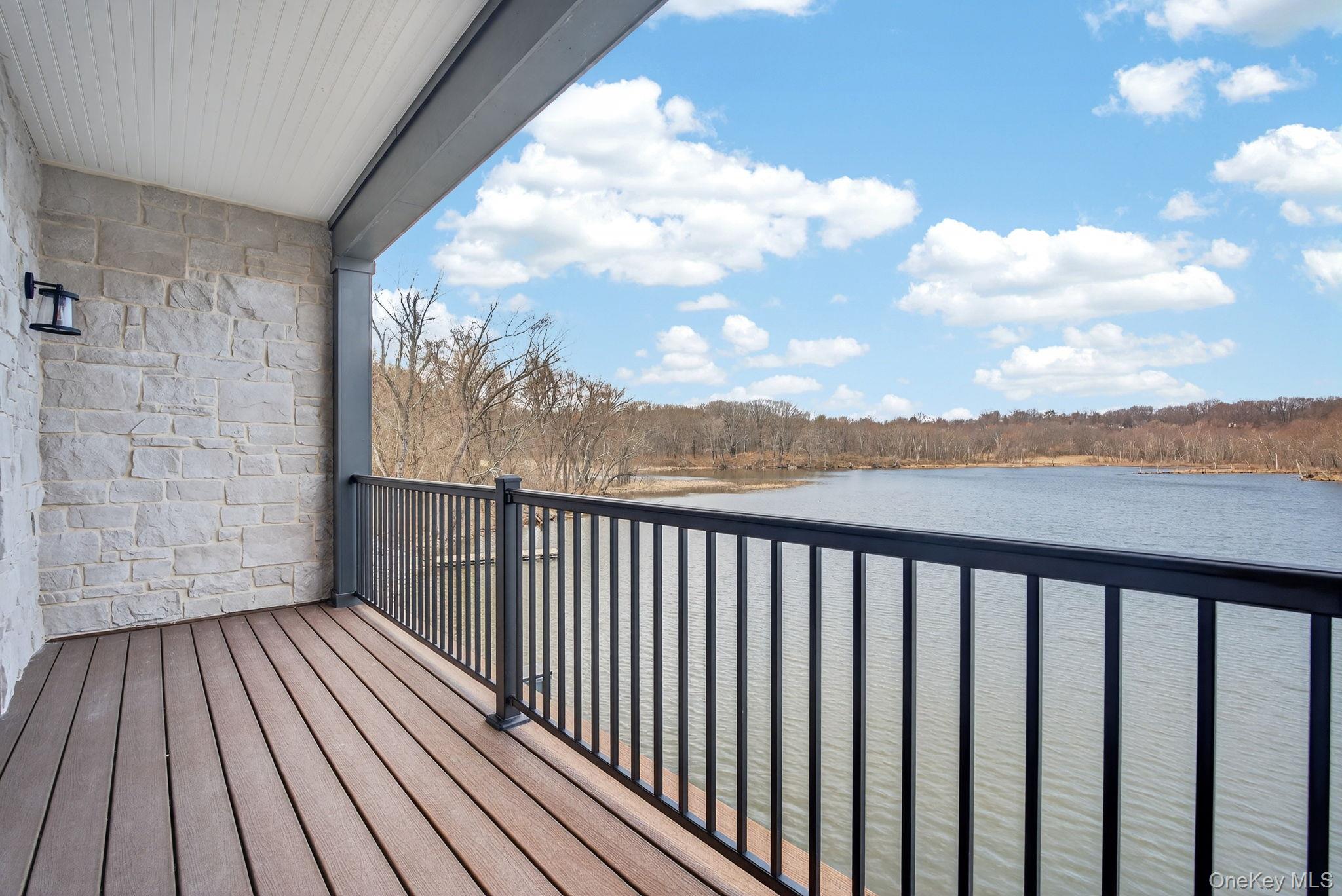 16 Icehouse Drive Property Photo 14