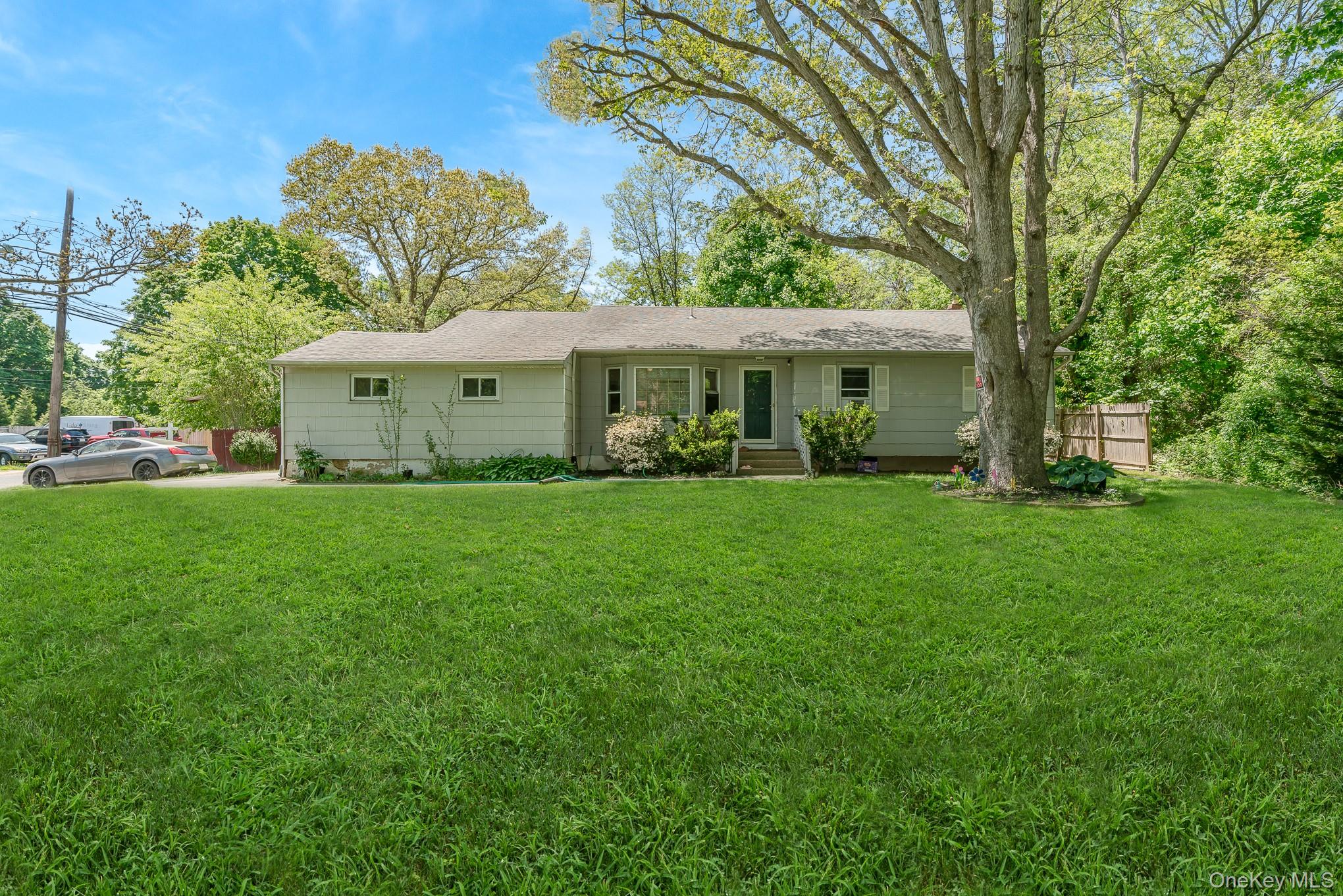 103 Gates Avenue Property Photo 1