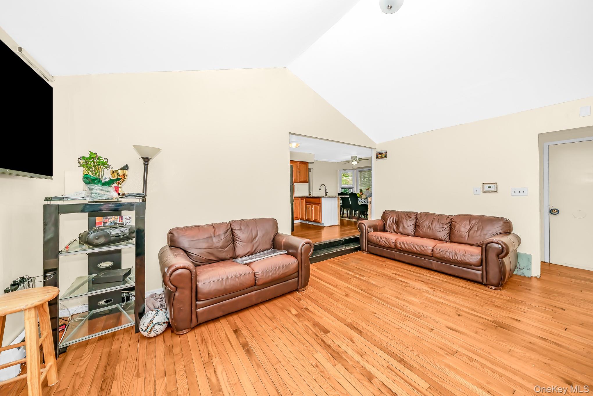 103 Gates Avenue Property Photo 4