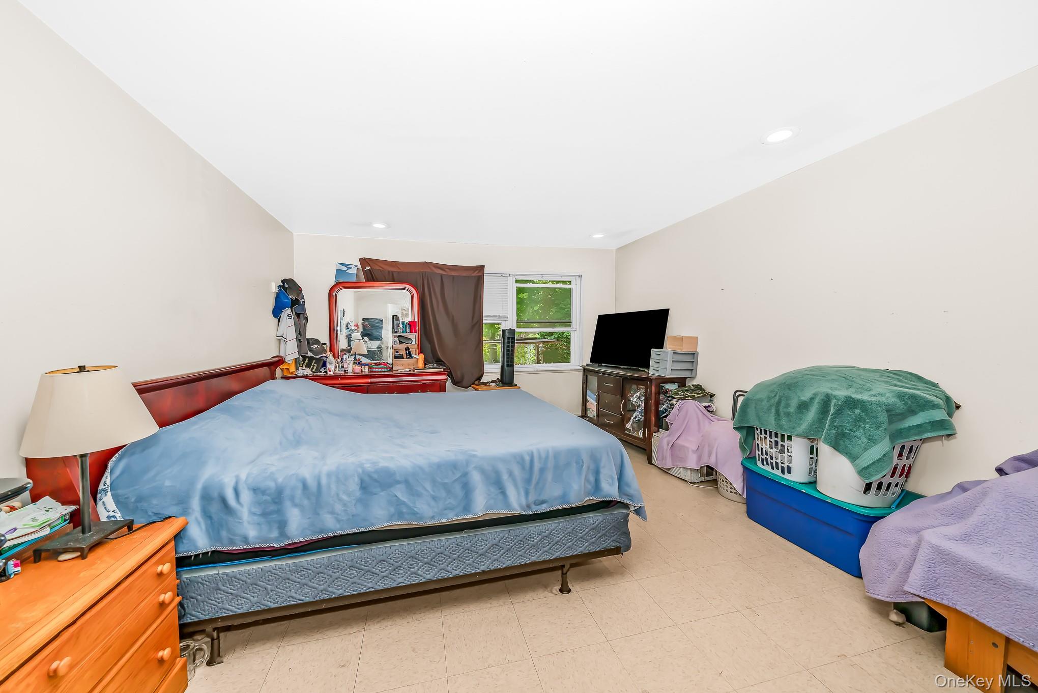 103 Gates Avenue Property Photo 16