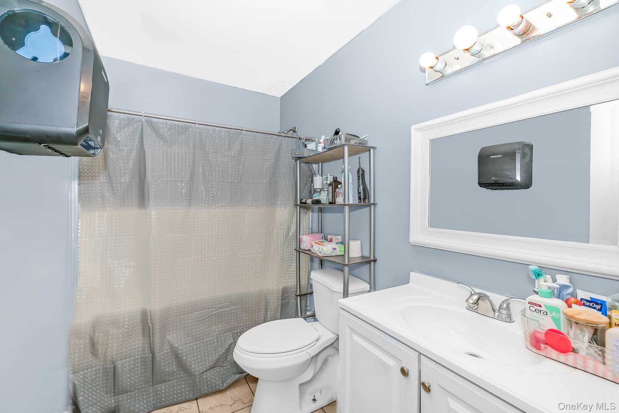 103 Gates Avenue Property Photo 18