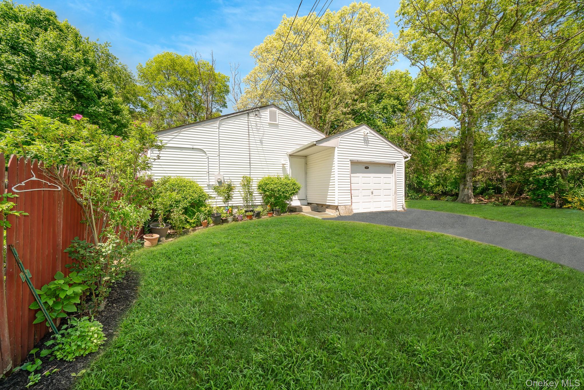 103 Gates Avenue Property Photo 22