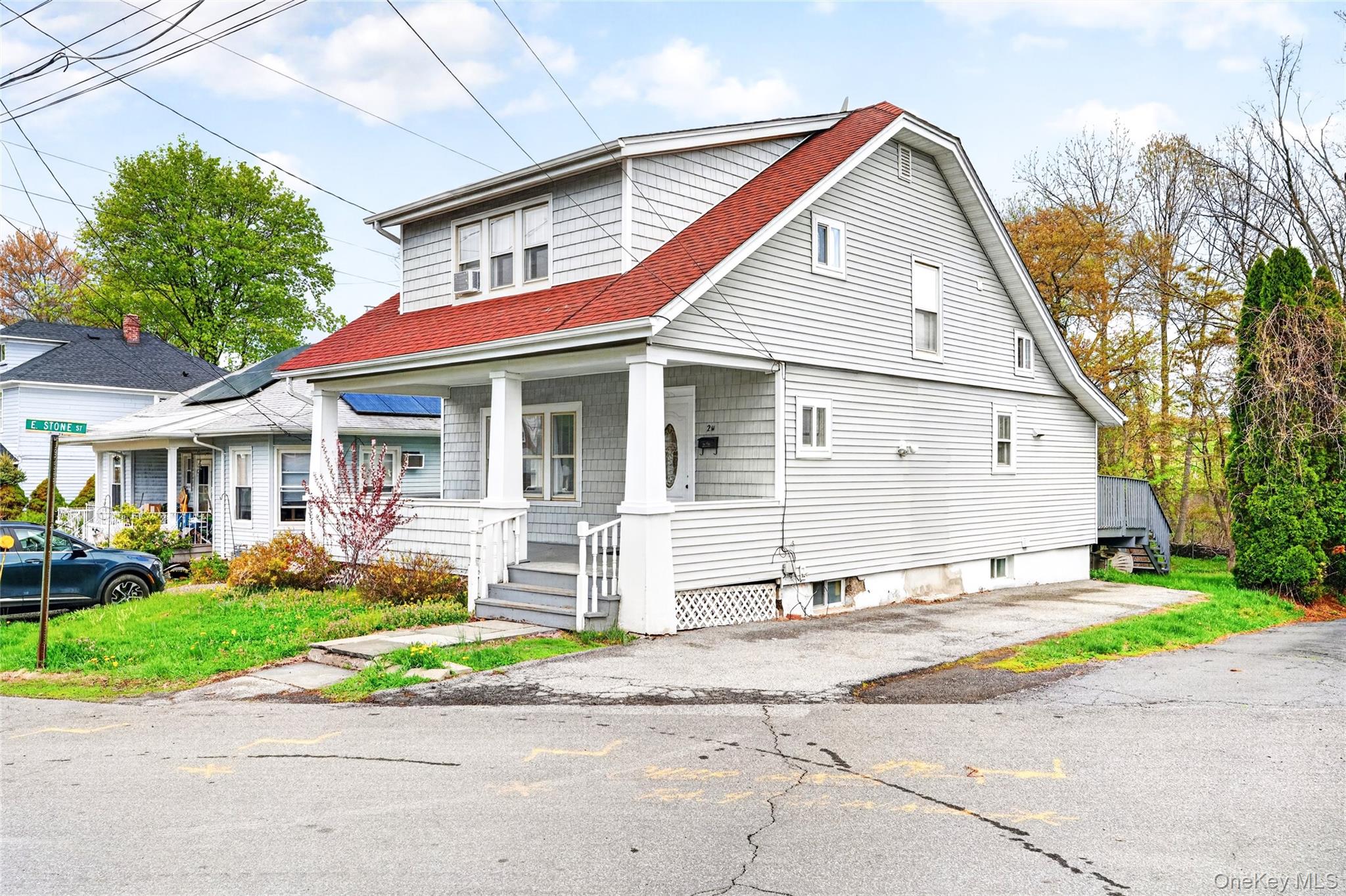 2 W Stone Street Property Photo 1