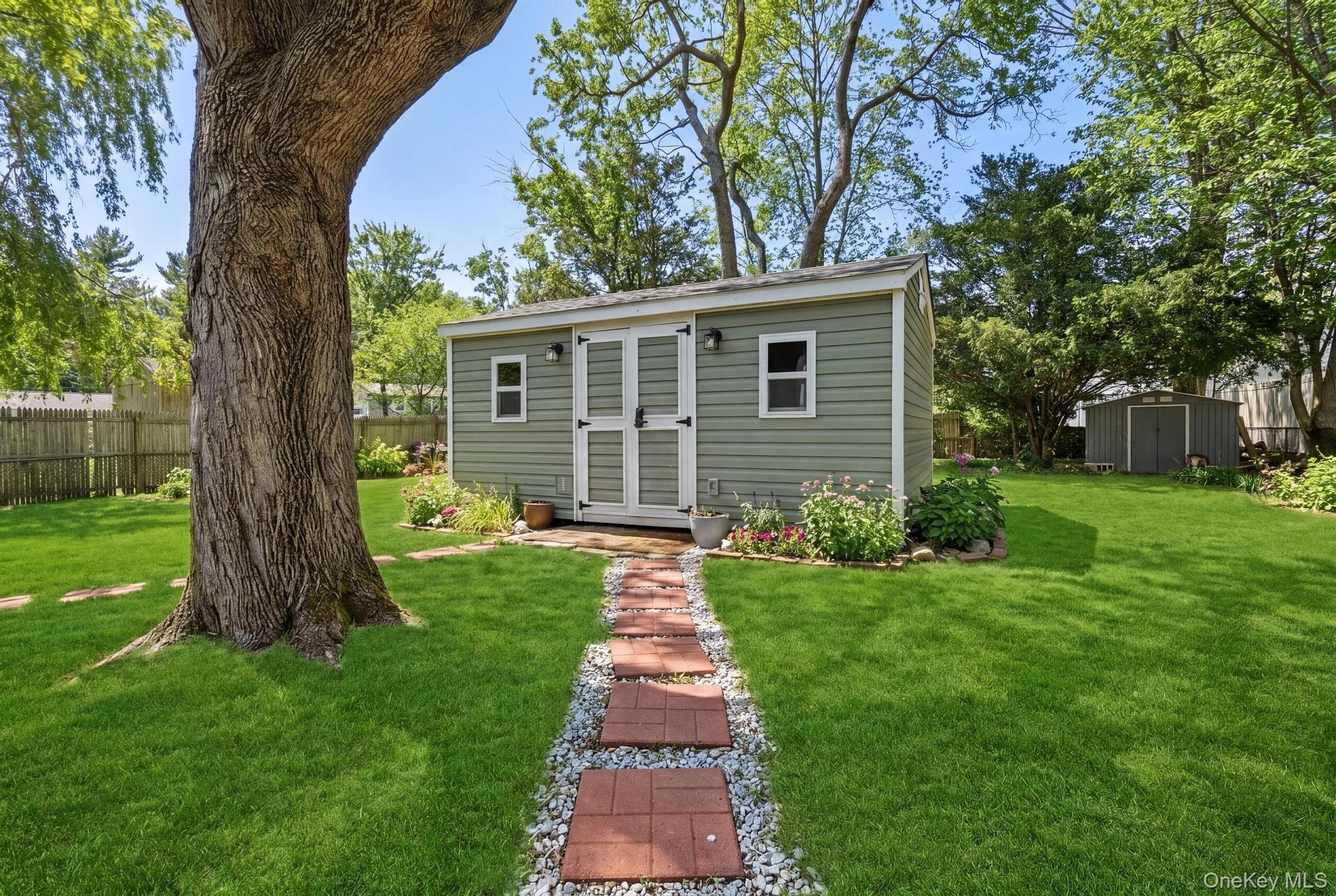 23 Glenwood Lane Property Photo 25