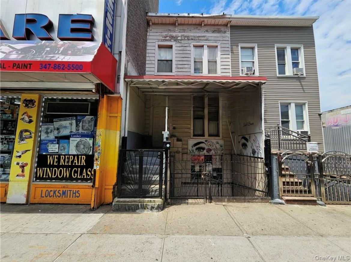 1123 Southern Blvd Property Photo 1