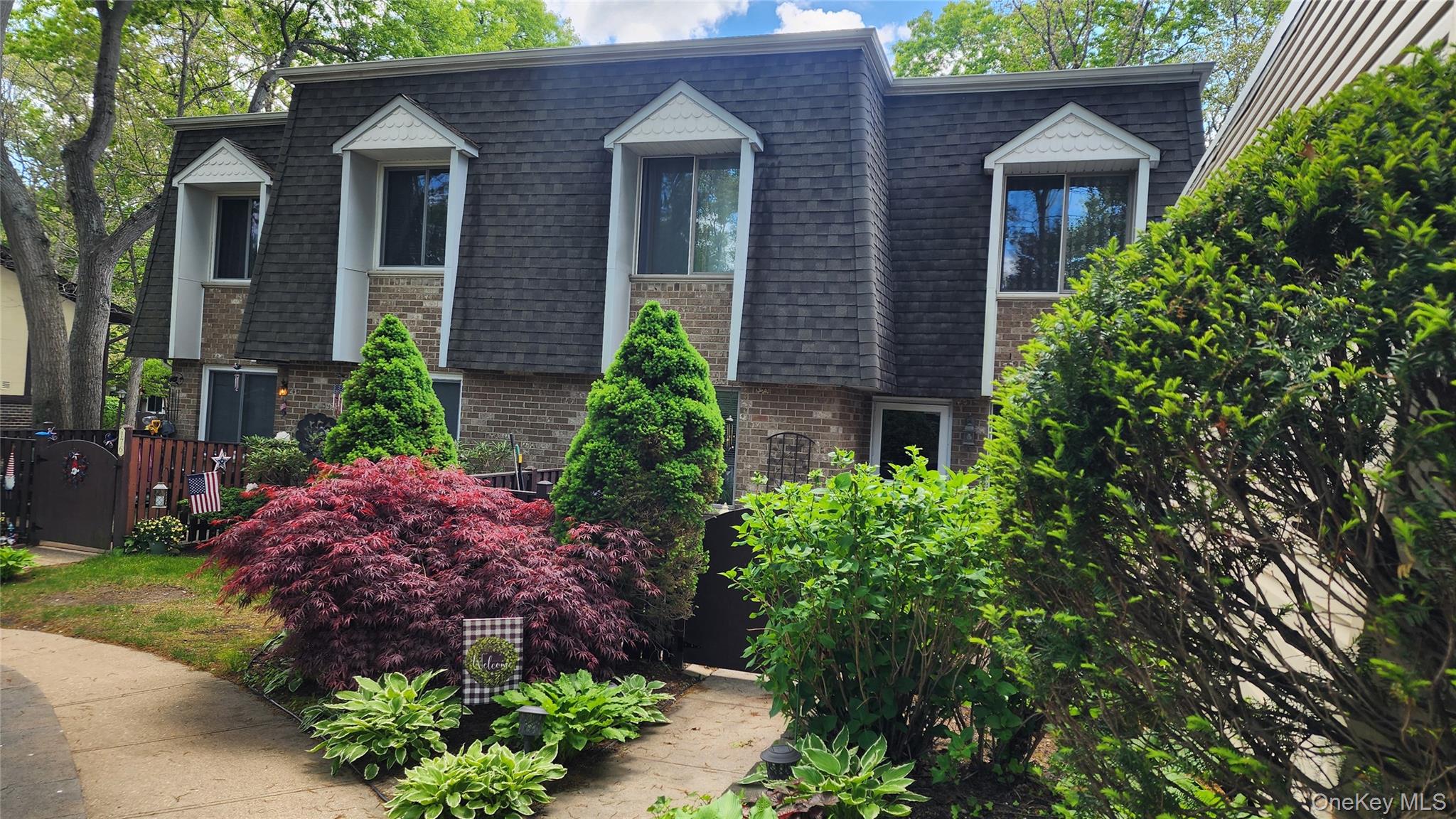 175 Cambridge Drive Property Photo 1