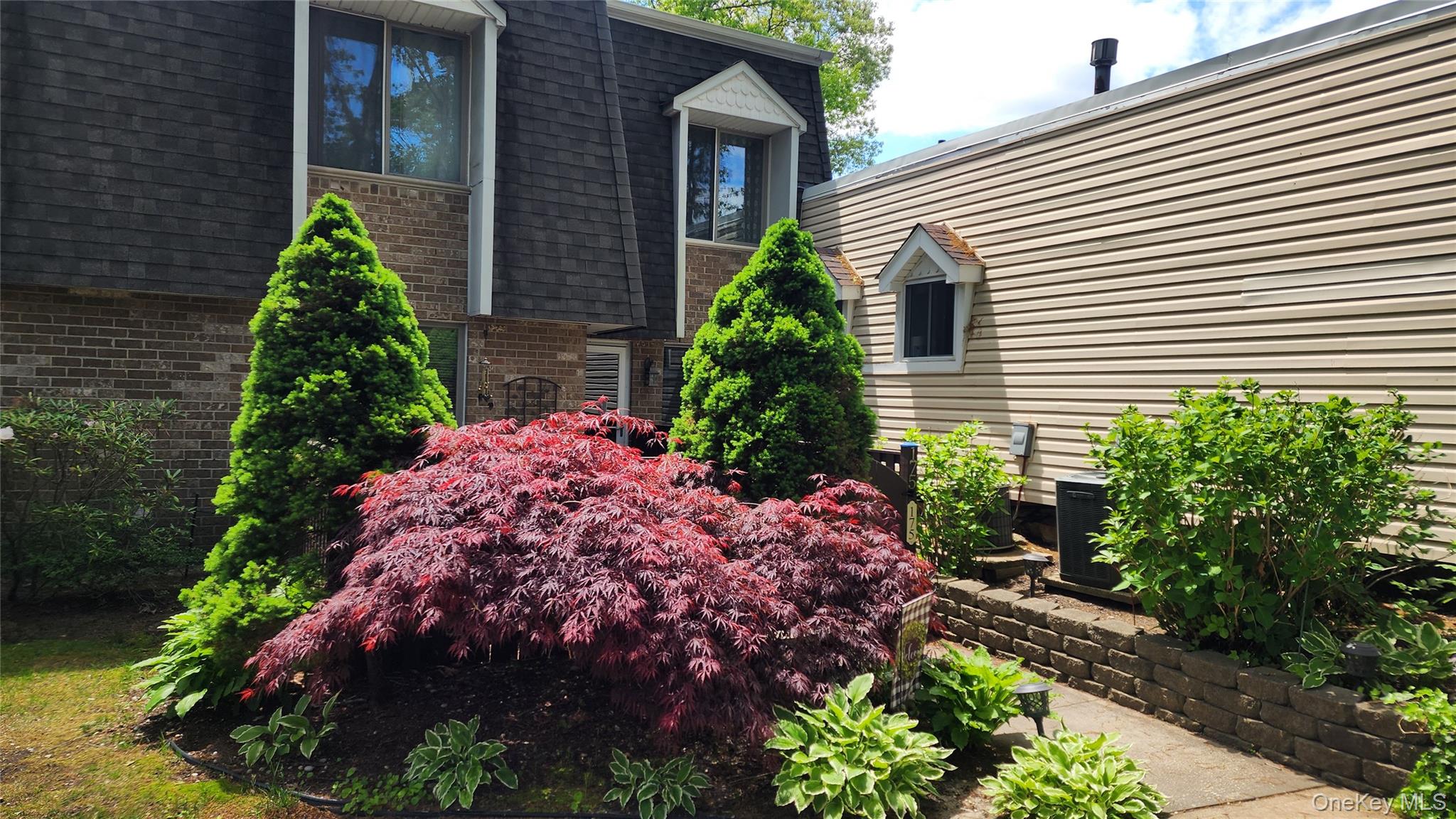 175 Cambridge Drive Property Photo 2