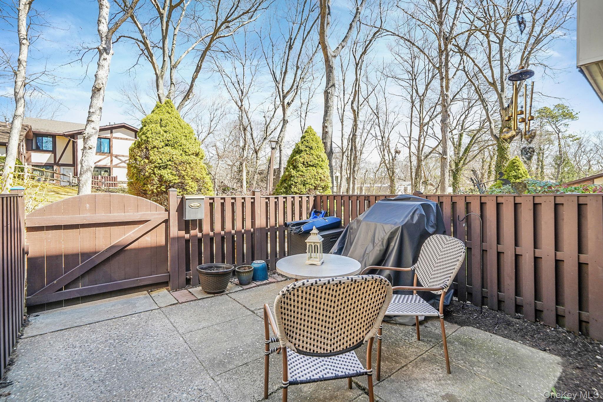 175 Cambridge Drive Property Photo 4