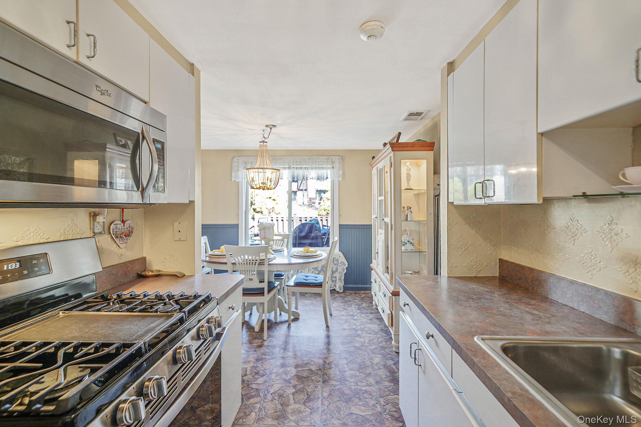 175 Cambridge Drive Property Photo 14