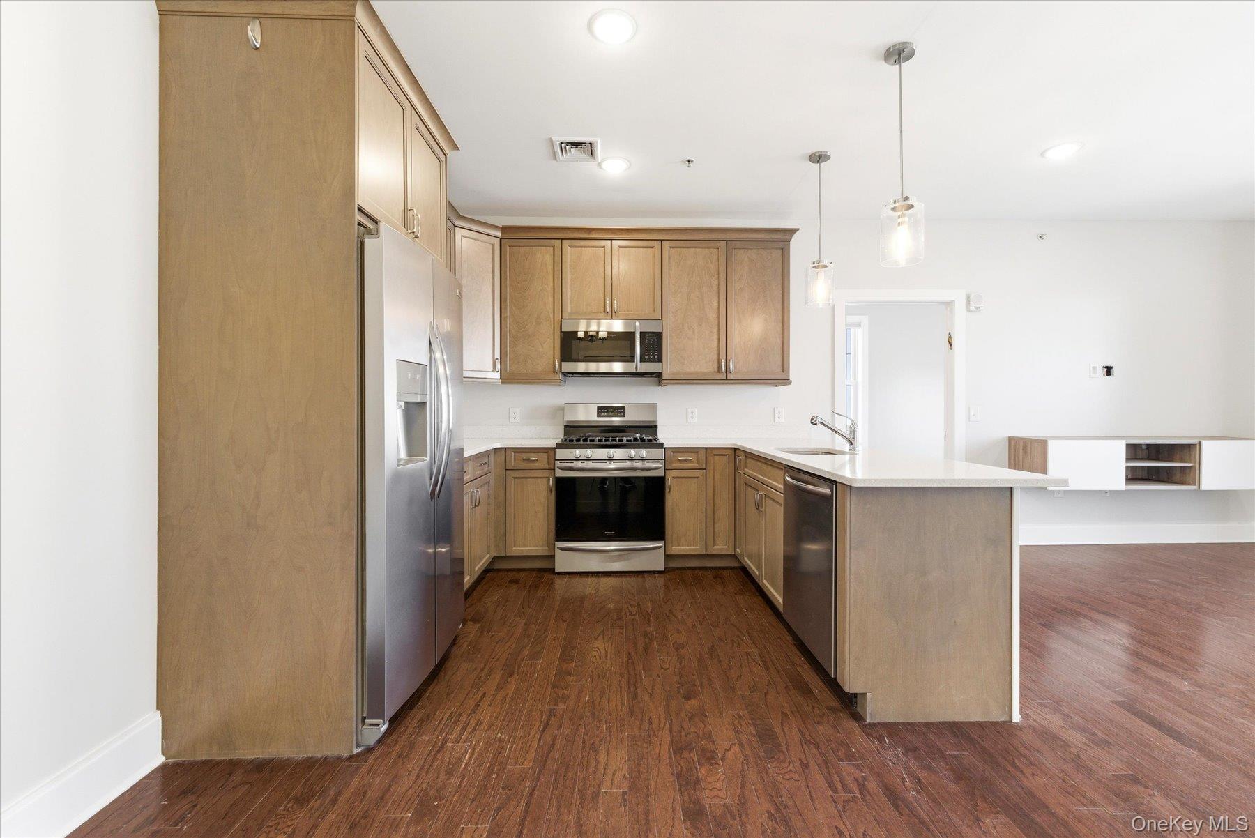 631 Marina Pointe Drive 631 Property Photo 3