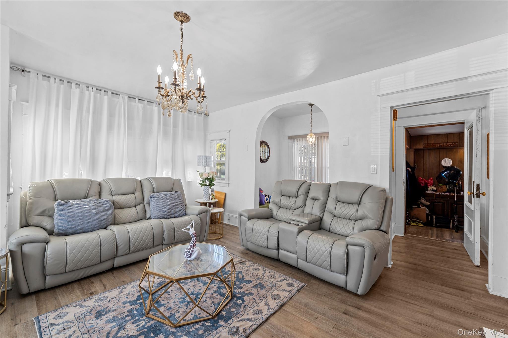 122 Buckingham Road Property Photo 2