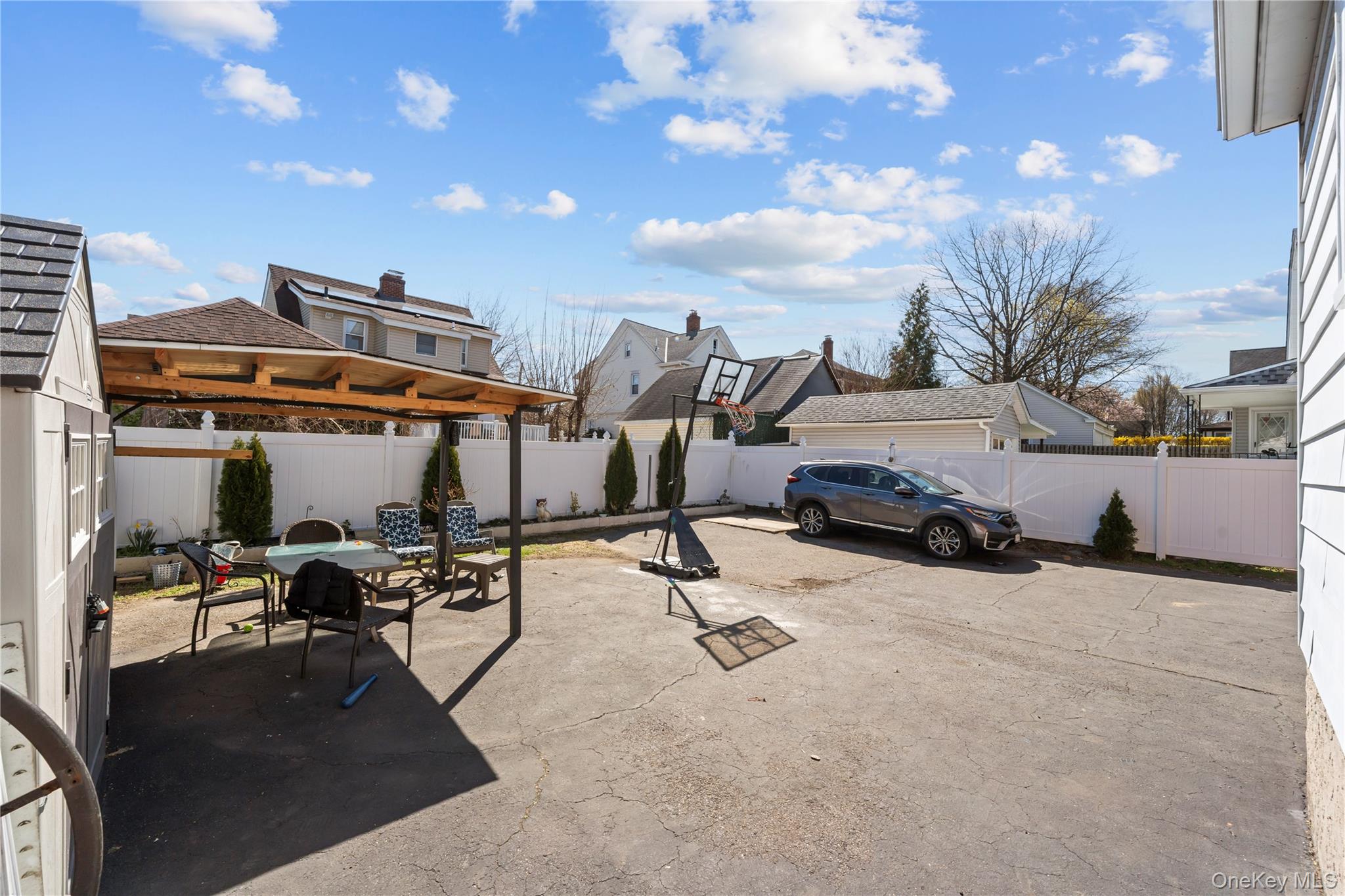 122 Buckingham Road Property Photo 14