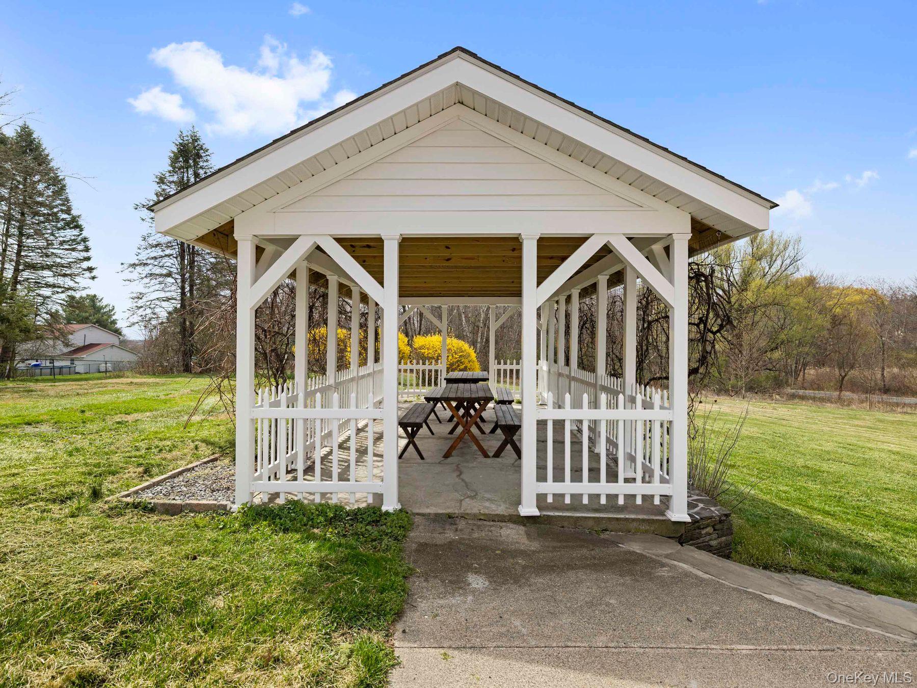 5 Shari Property Photo 34