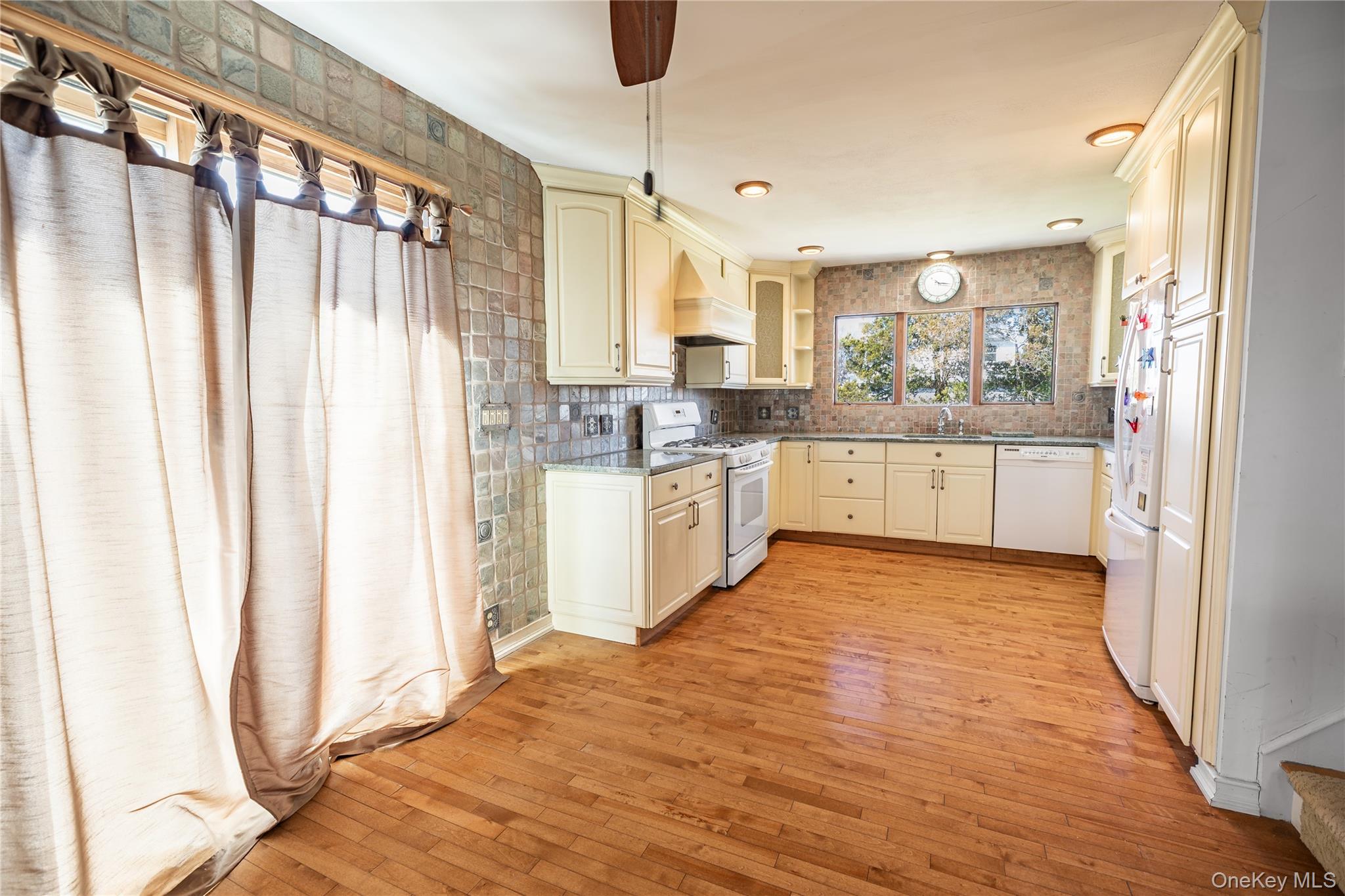 84 Rhoda Avenue Property Photo 6