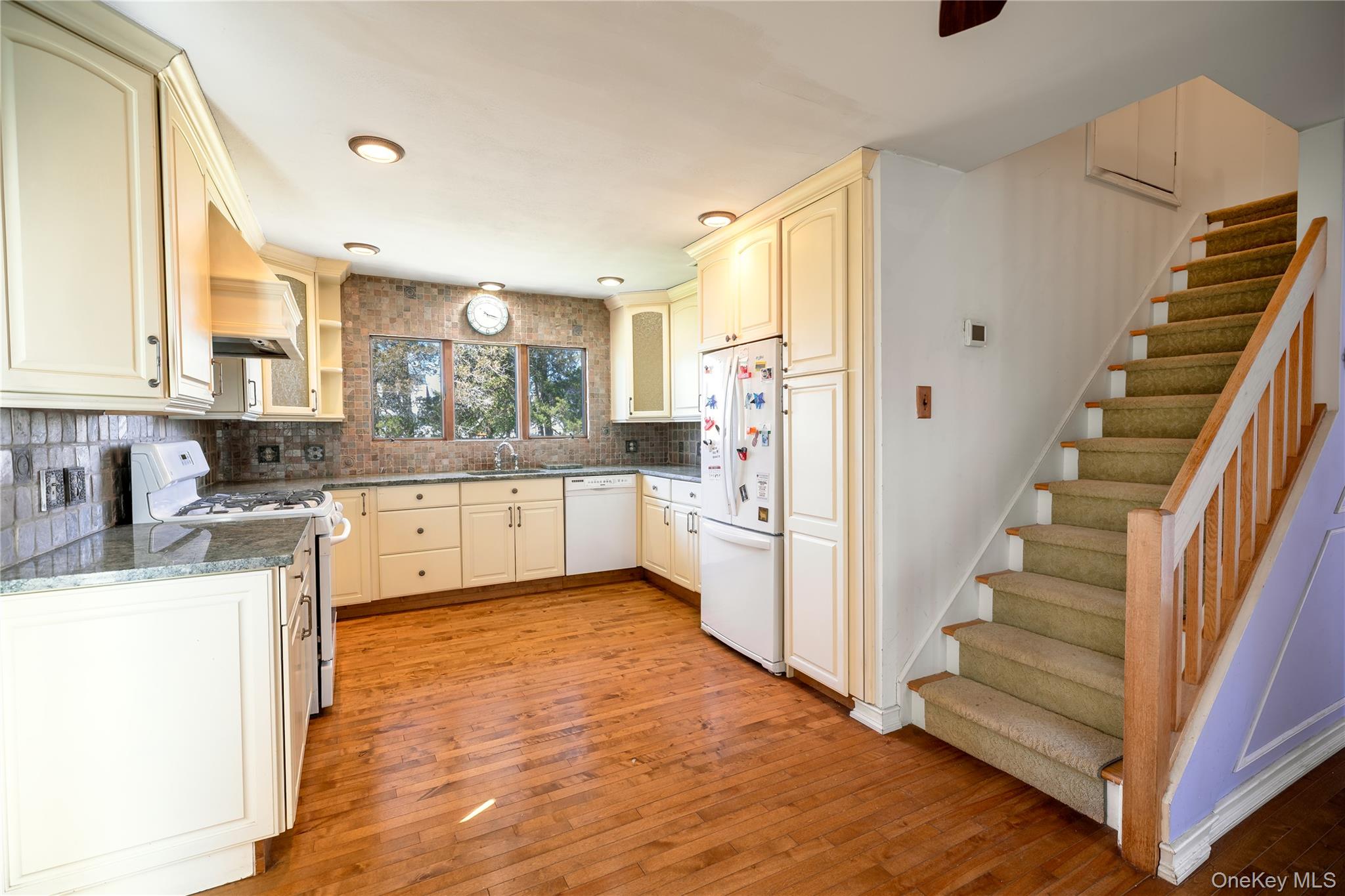 84 Rhoda Avenue Property Photo 7