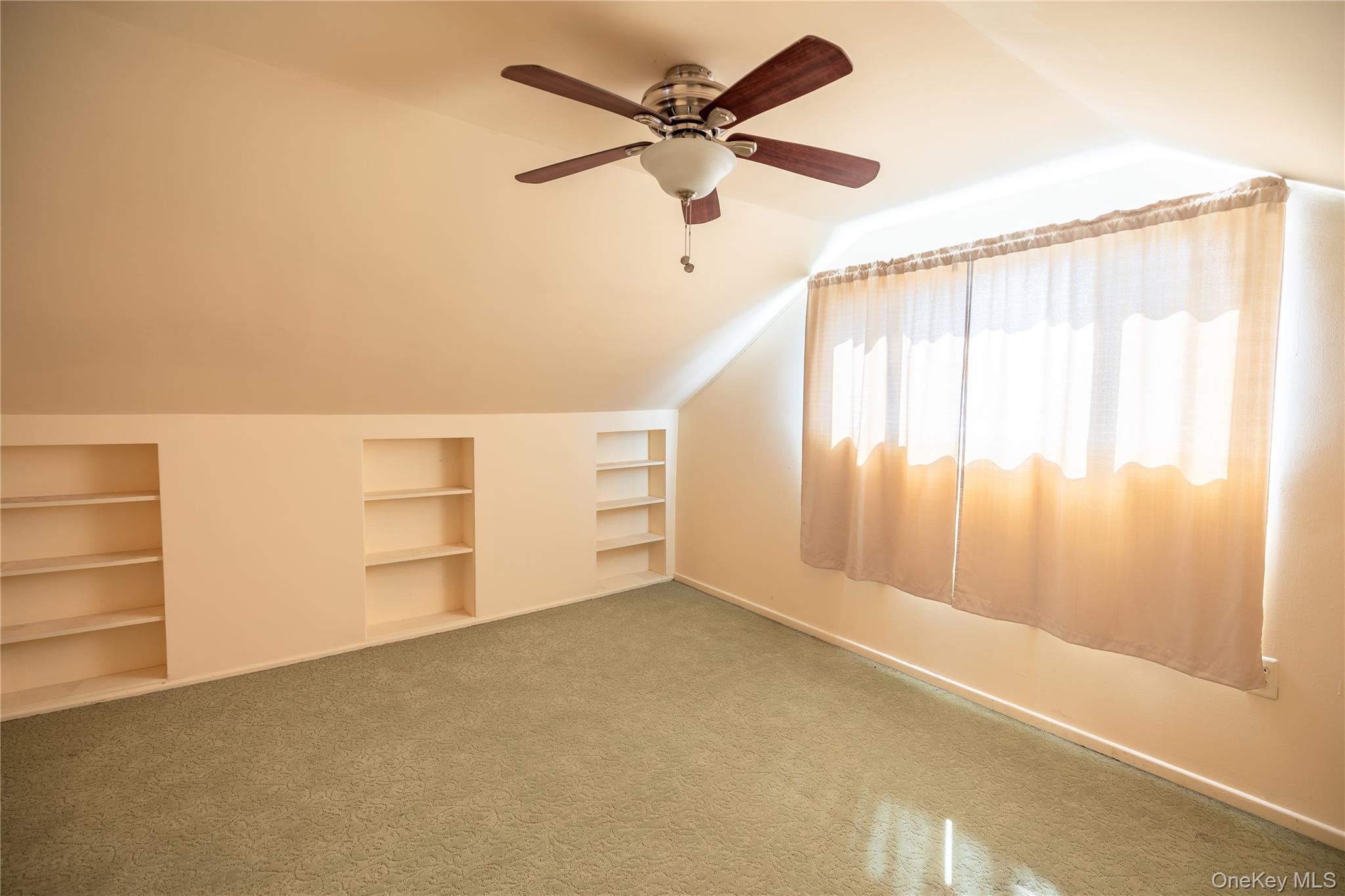 84 Rhoda Avenue Property Photo 14