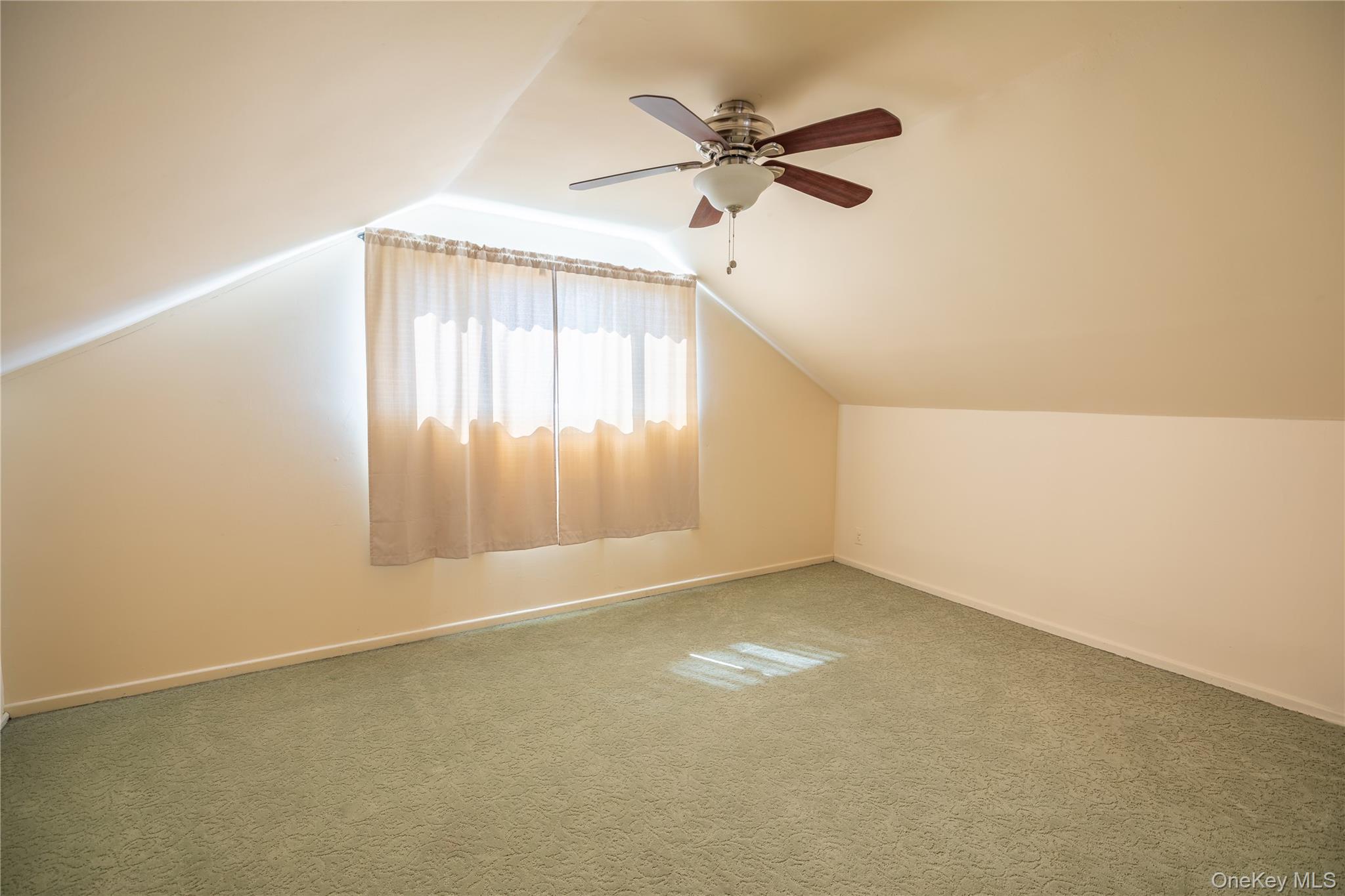84 Rhoda Avenue Property Photo 15