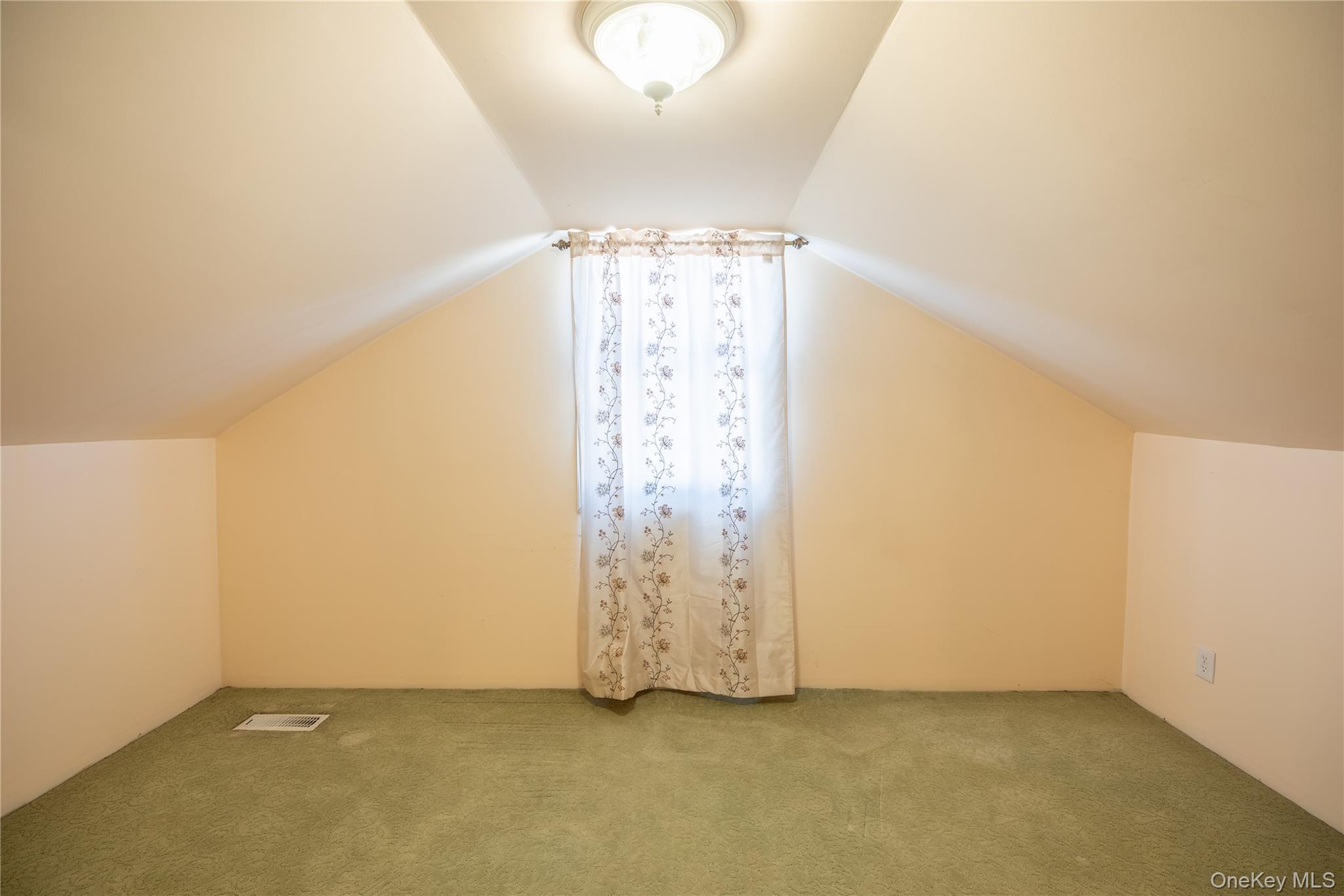 84 Rhoda Avenue Property Photo 16