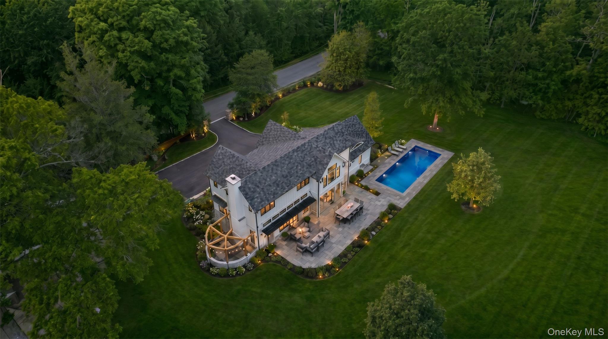 515 Long Ridge Road Property Photo 4