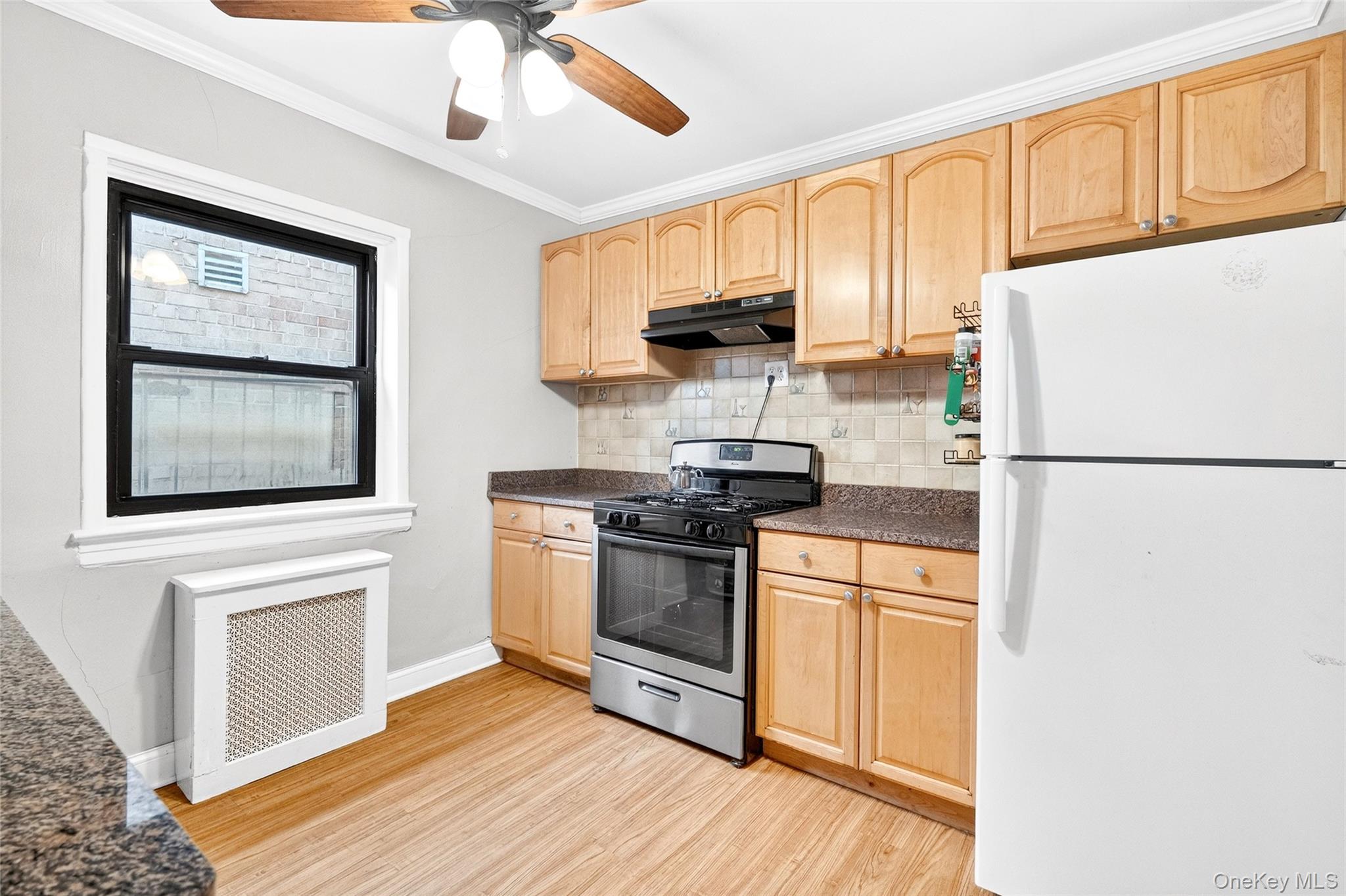 240 Halstead Avenue B6 Property Photo 9