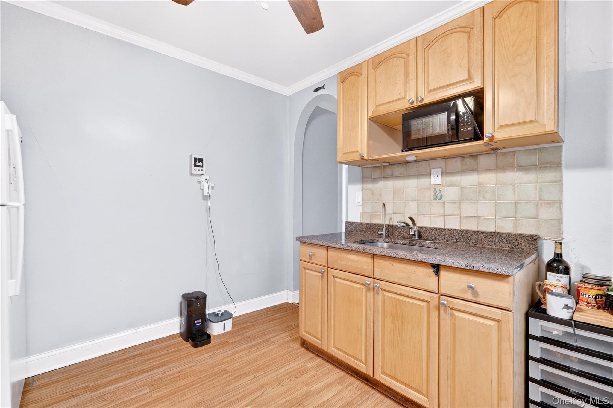 240 Halstead Avenue B6 Property Photo 13
