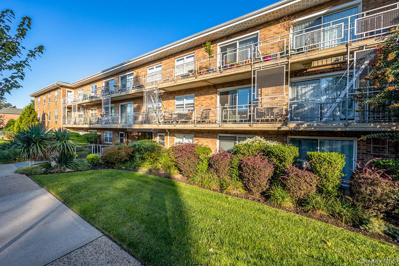 90 S Park Avenue B3 Property Photo 1