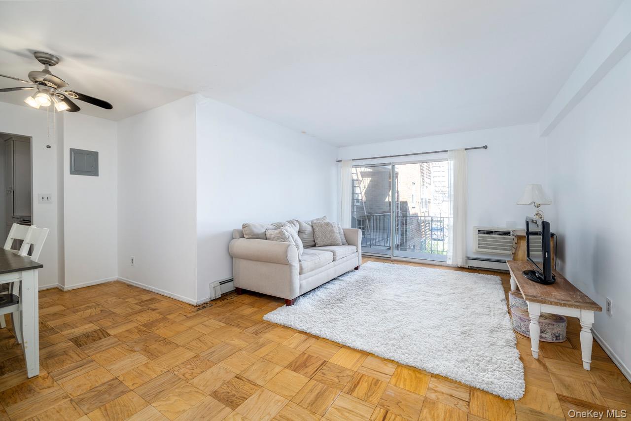 90 S Park Avenue B3 Property Photo 5