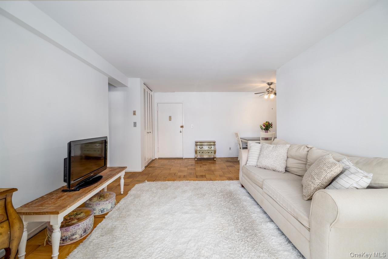 90 S Park Avenue B3 Property Photo 7